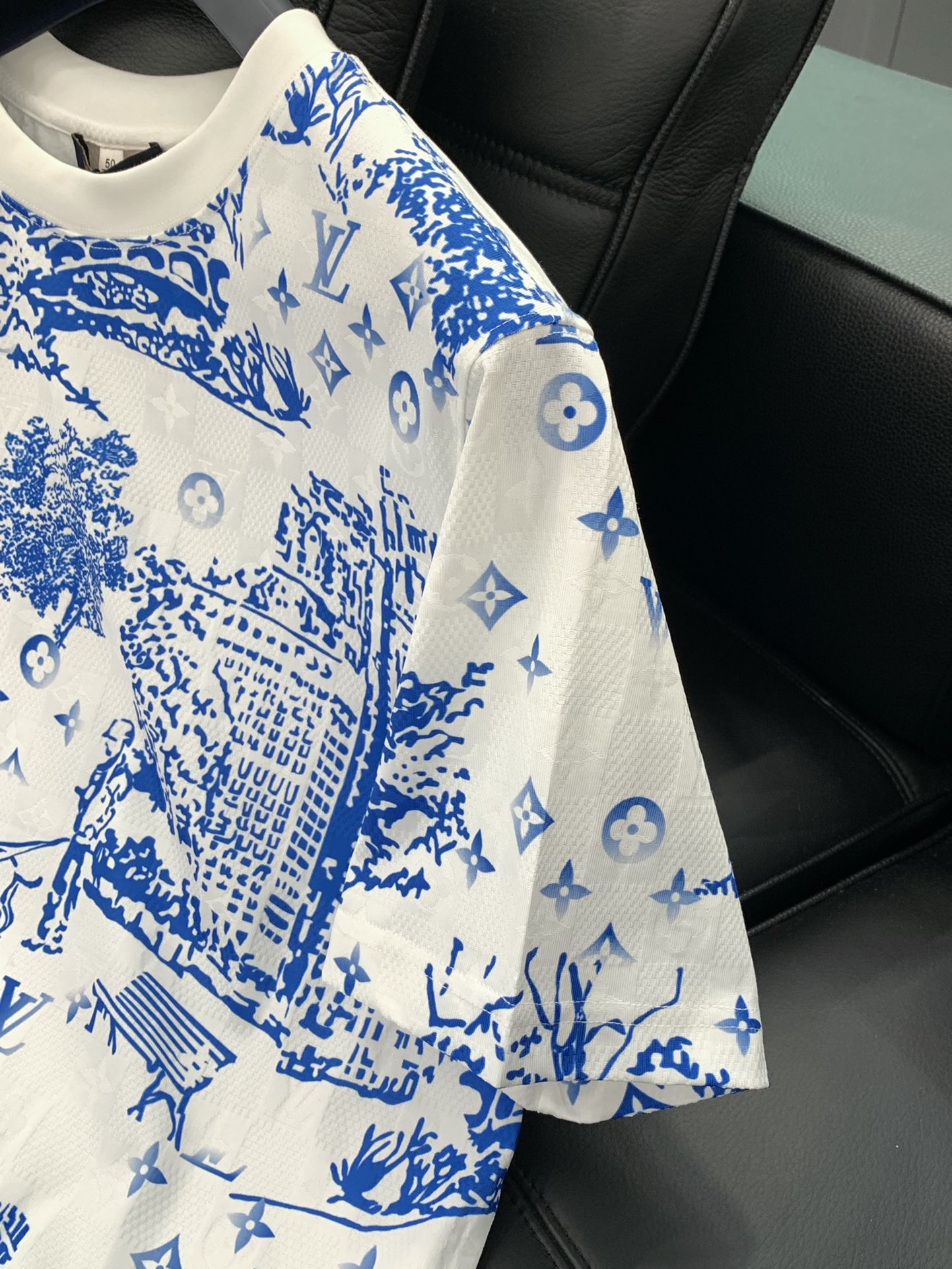 ，LouisVuitton 路易威登，2025夏季最新款，专柜同步有售，原单狠货，时尚休闲圆领短袖T恤，