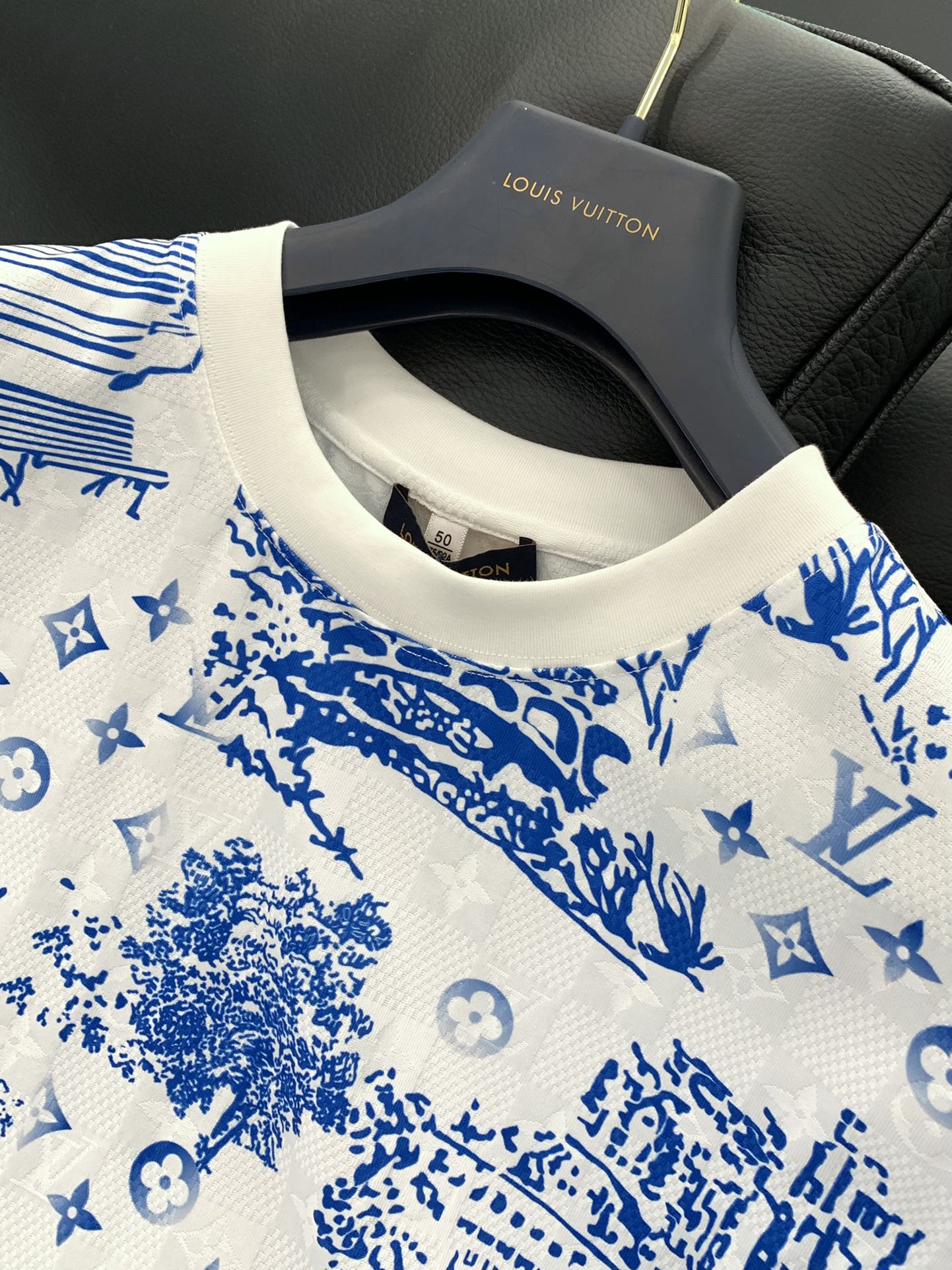 ，LouisVuitton 路易威登，2025夏季最新款，专柜同步有售，原单狠货，时尚休闲圆领短袖T恤，