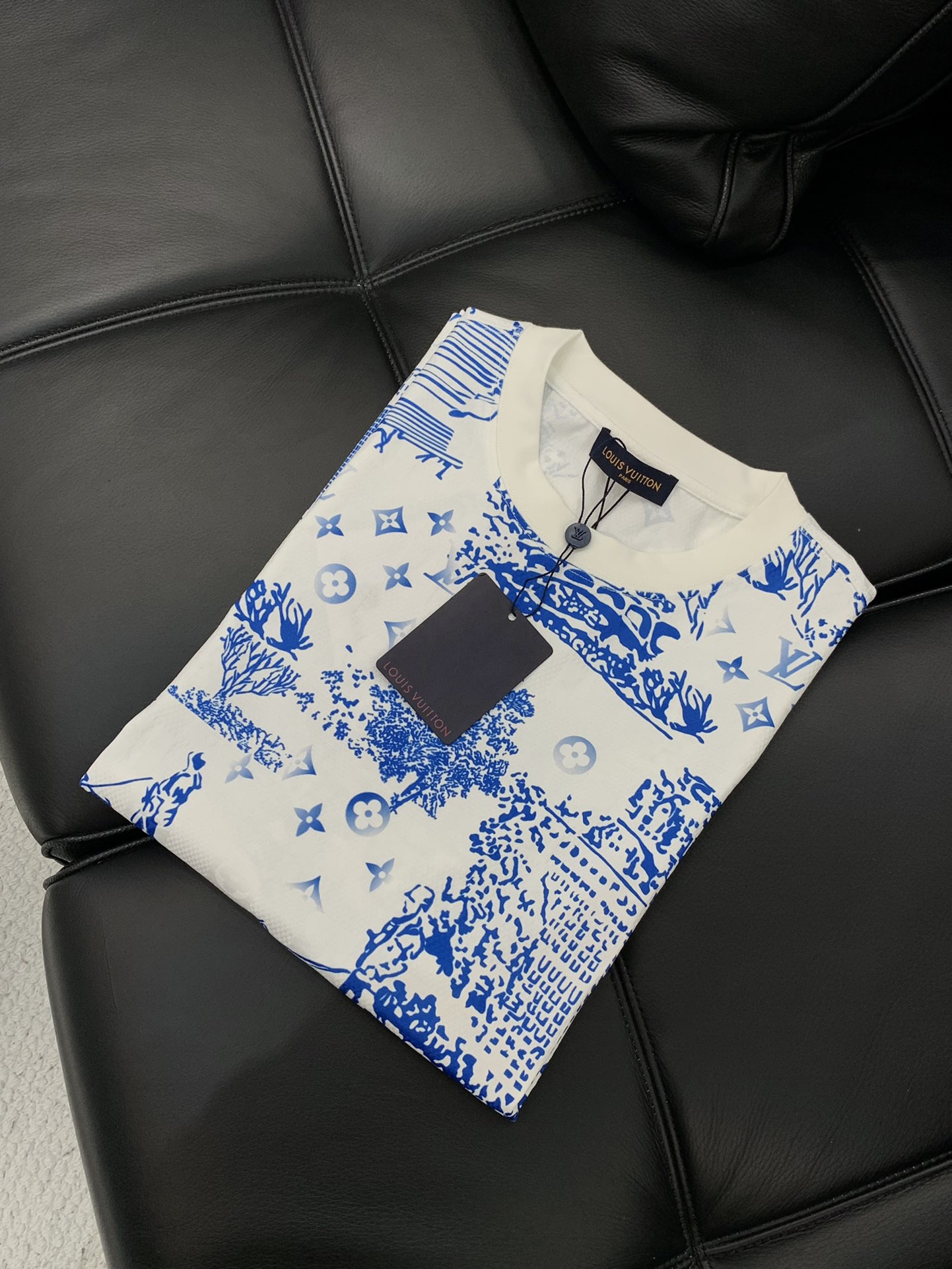 ，LouisVuitton 路易威登，2025夏季最新款，专柜同步有售，原单狠货，时尚休闲圆领短袖T恤，