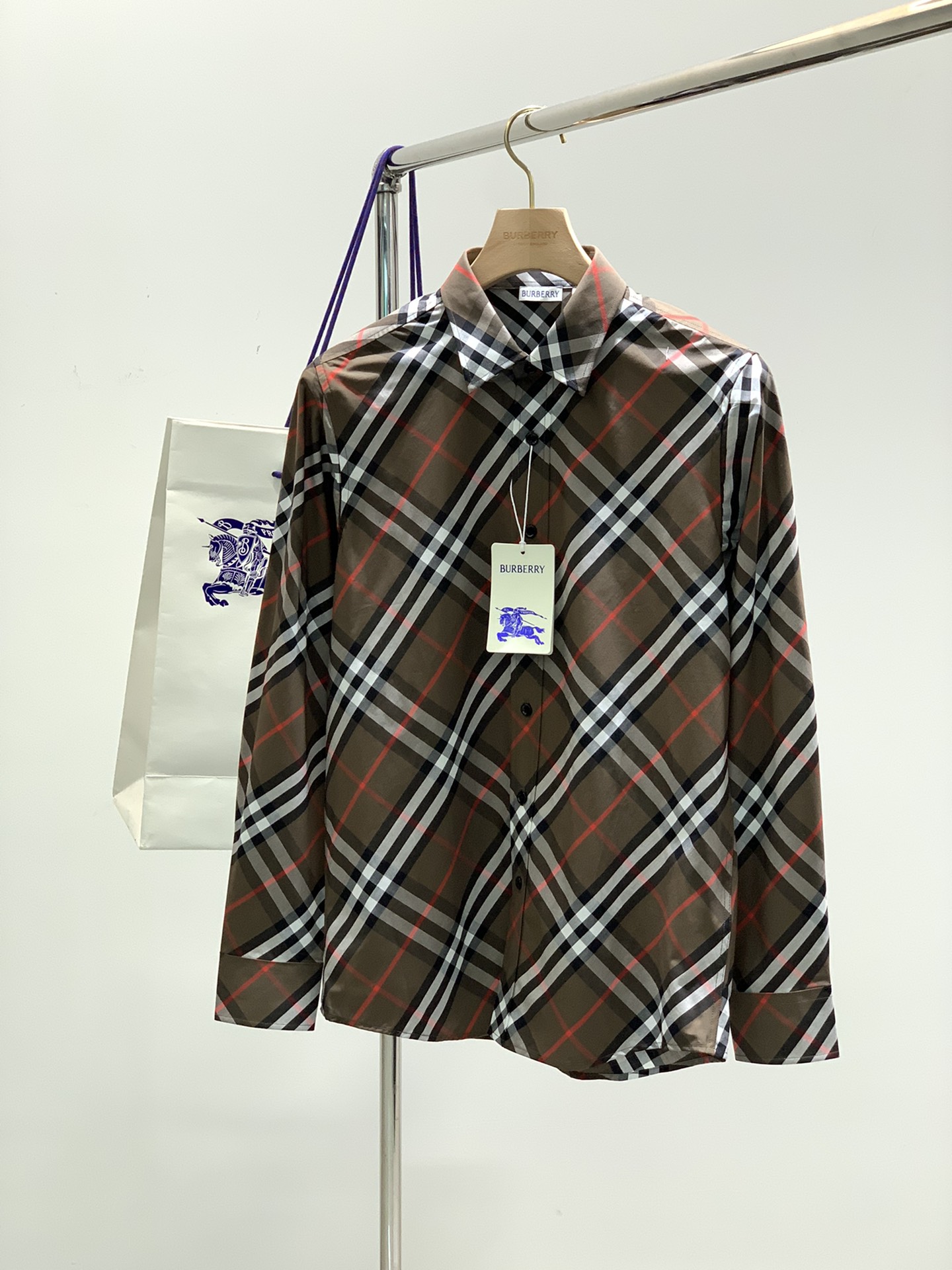 ，Burberry 巴宝莉，2025春夏最新品，专柜同步有售，原单狠货，时尚休闲长袖衬衫，进口原版面料，