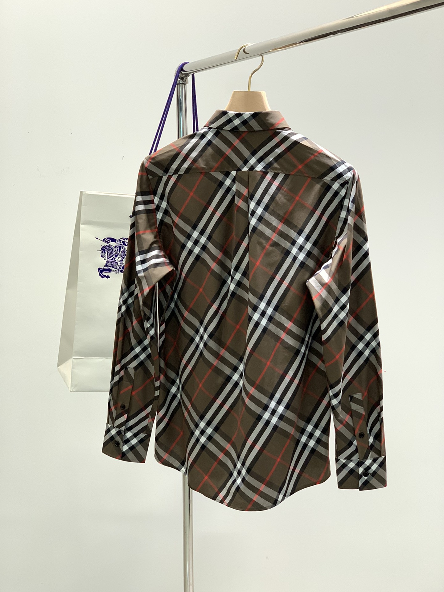 ，Burberry 巴宝莉，2025春夏最新品，专柜同步有售，原单狠货，时尚休闲长袖衬衫，进口原版面料，