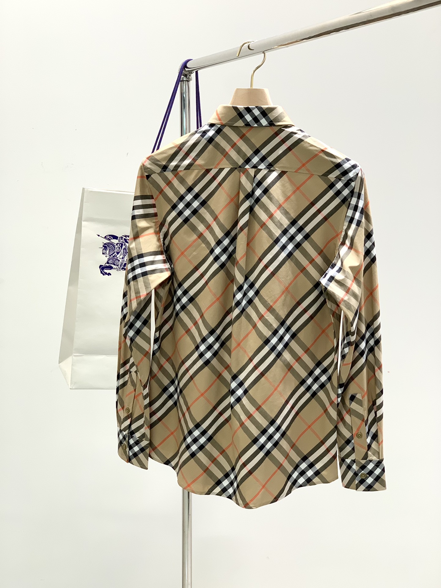 ，Burberry 巴宝莉，2025春夏最新品，专柜同步有售，原单狠货，时尚休闲长袖衬衫，进口原版面料，