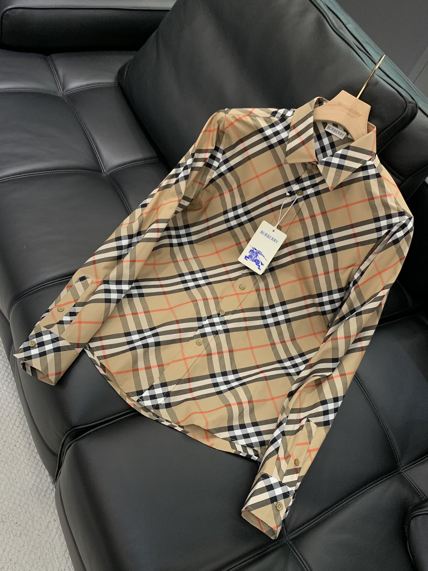，Burberry 巴宝莉，2025春夏最新品，专柜同步有售，原单狠货，时尚休闲长袖衬衫，进口原版面料，