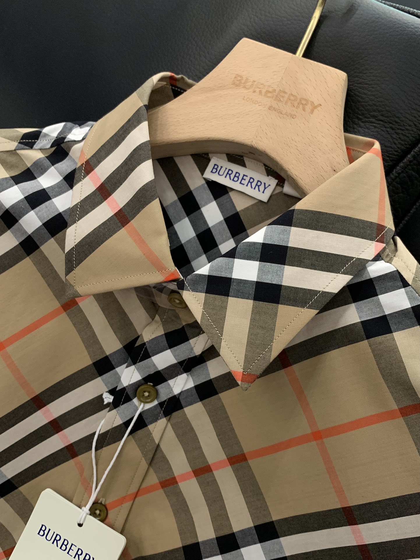 ，Burberry 巴宝莉，2025春夏最新品，专柜同步有售，原单狠货，时尚休闲长袖衬衫，进口原版面料，