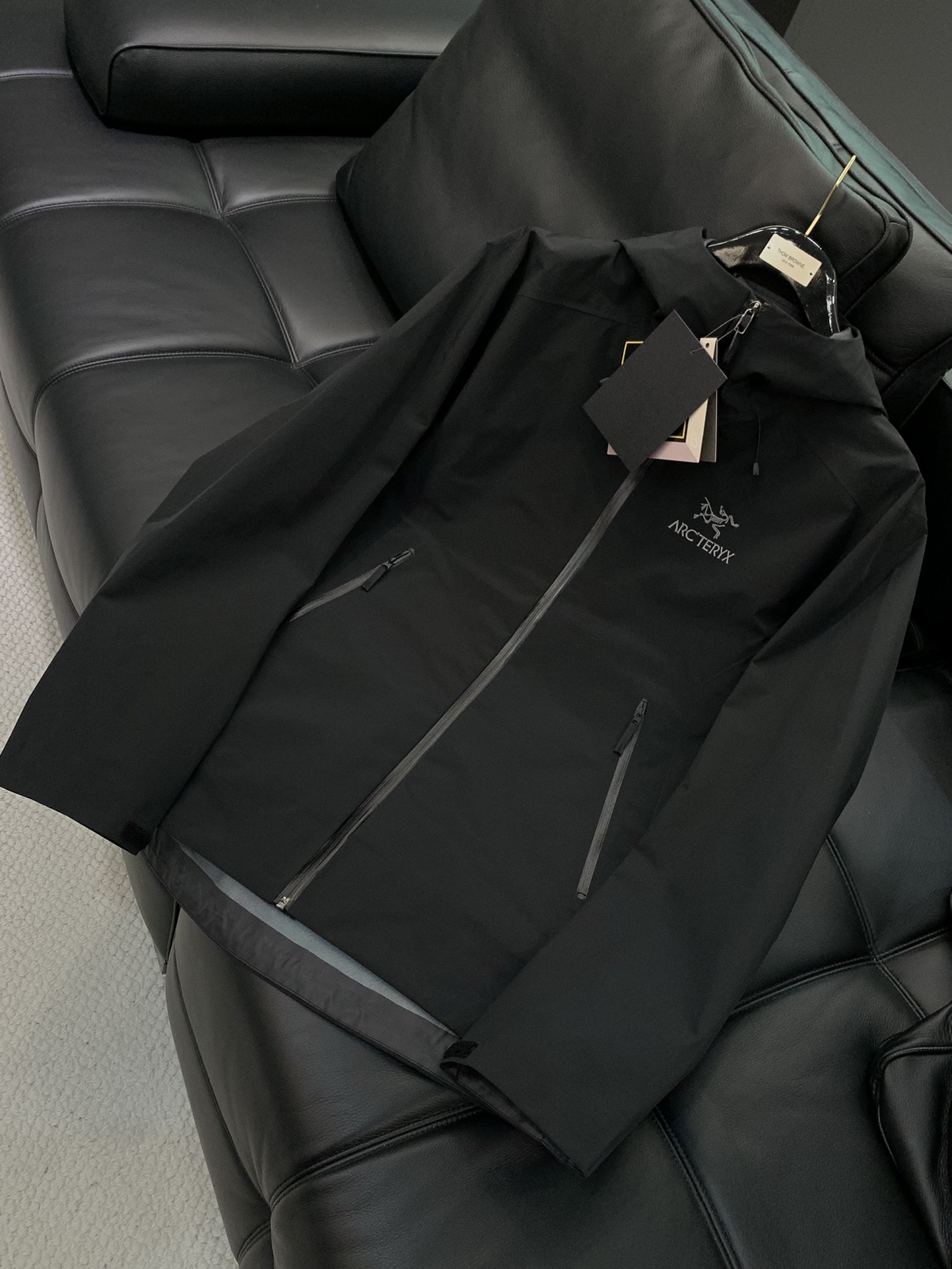 ，ARCTERYX 始祖鸟，2025春季AW新品，时尚休闲连帽冲锋衣外套，专柜同步有售，原单狠货，进口原