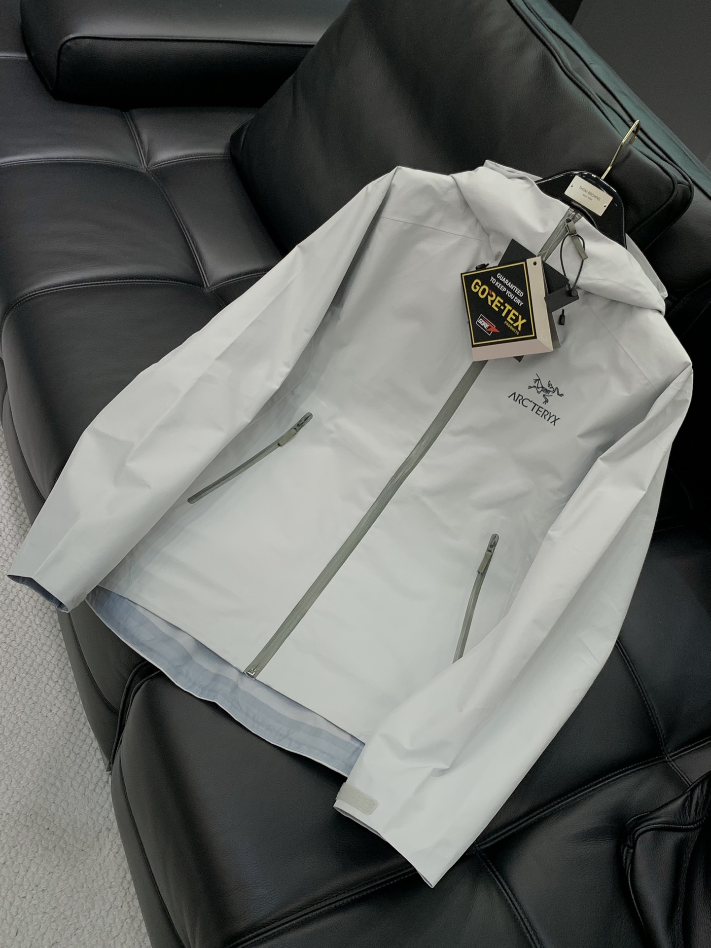，ARCTERYX 始祖鸟，2025春季AW新品，时尚休闲连帽冲锋衣外套，专柜同步有售，原单狠货，进口原