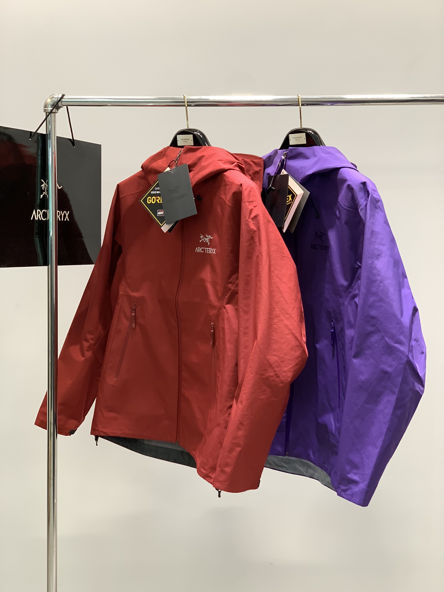 ，ARCTERYX 始祖鸟，2025春季AW新品，时尚休闲连帽冲锋衣外套，专柜同步有售，原单狠货，进口原