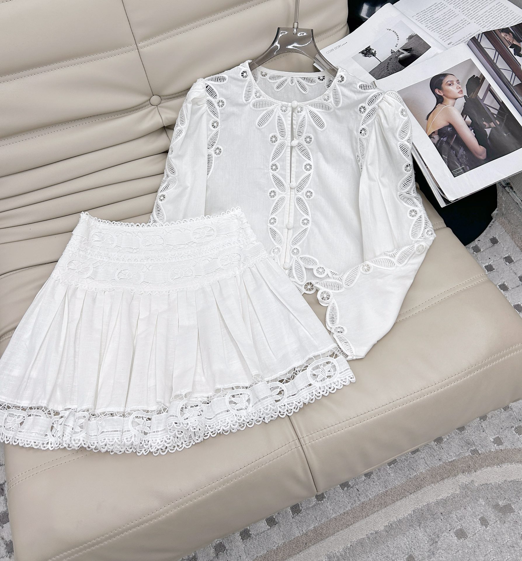 NO:310738,The top is short, half long and half 25 years new style. The temperament hollow embroidery buckle small top with high waist skirt two-piece set, a super beautiful vacation style item, hollow embroidery design. The material is transparent, light and elegant. Design a beautiful top at a glance. A must-have match for vacation. SML. Skirts, alexander wang19860909上衣短半长款半25年新款 气质镂空刺绣盘扣小上衣高腰半裙两件套,超美的度假风单品,镂空绣花设计.材质透感轻薄飘逸 设计一眼美貌的上衣.度假必备的一套搭配.码数SML. 上,,skirts,alexander wang,Women's clothing