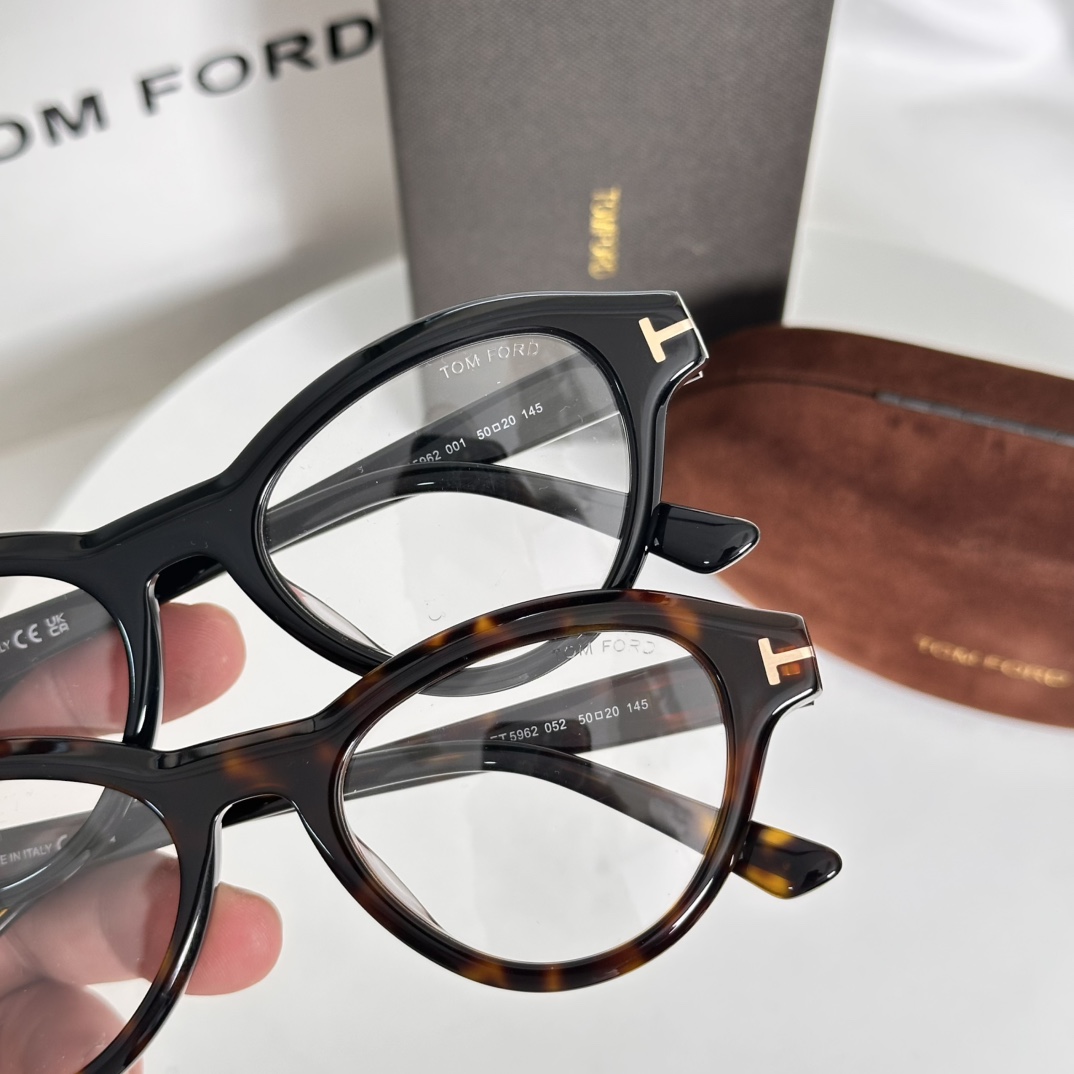  ‼️TOM FOR*
MODEL：FT 5962
SIZE：50口20-145🐻‍❄️
