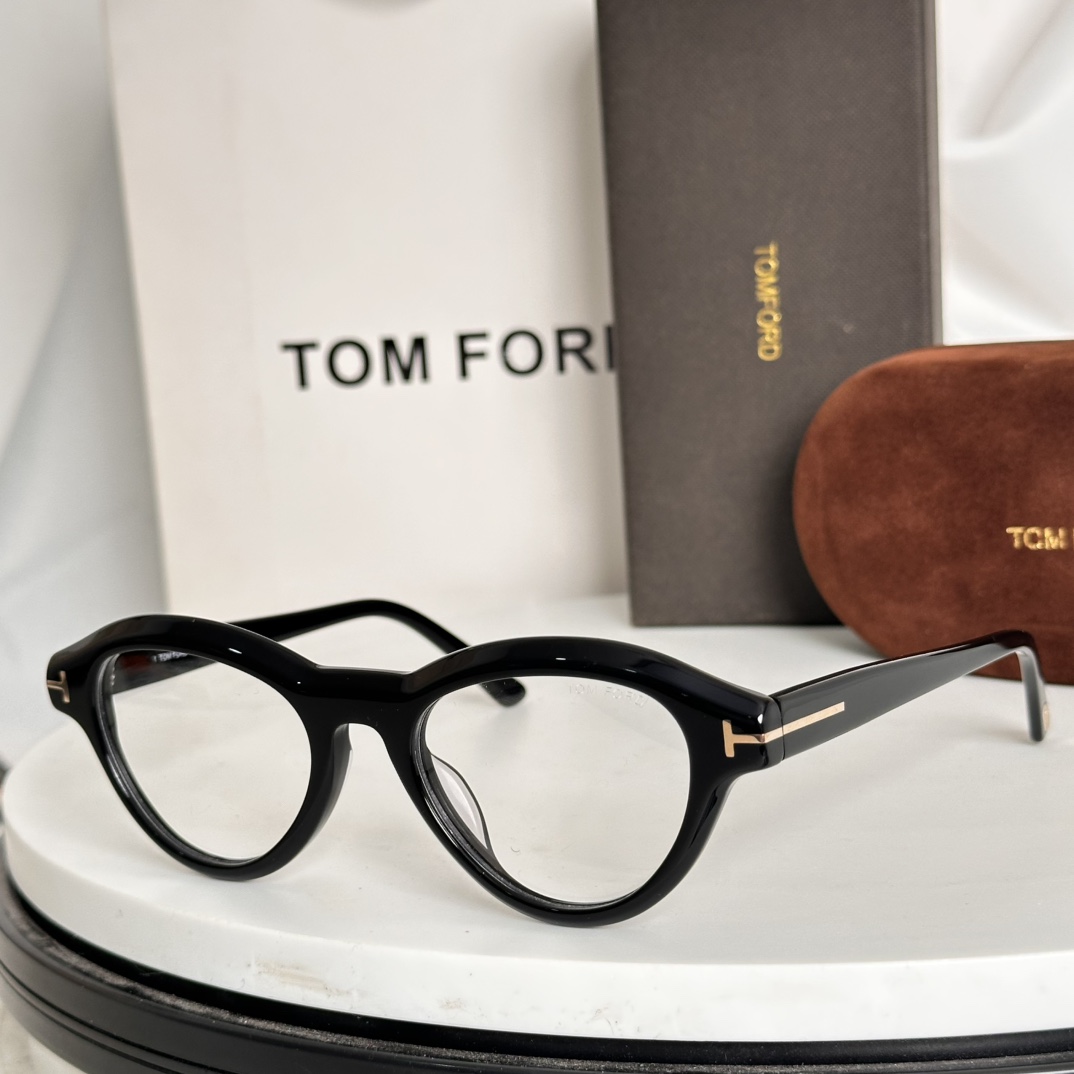  ‼️TOM FOR*
MODEL：FT 5962
SIZE：50口20-145🐻‍❄️
