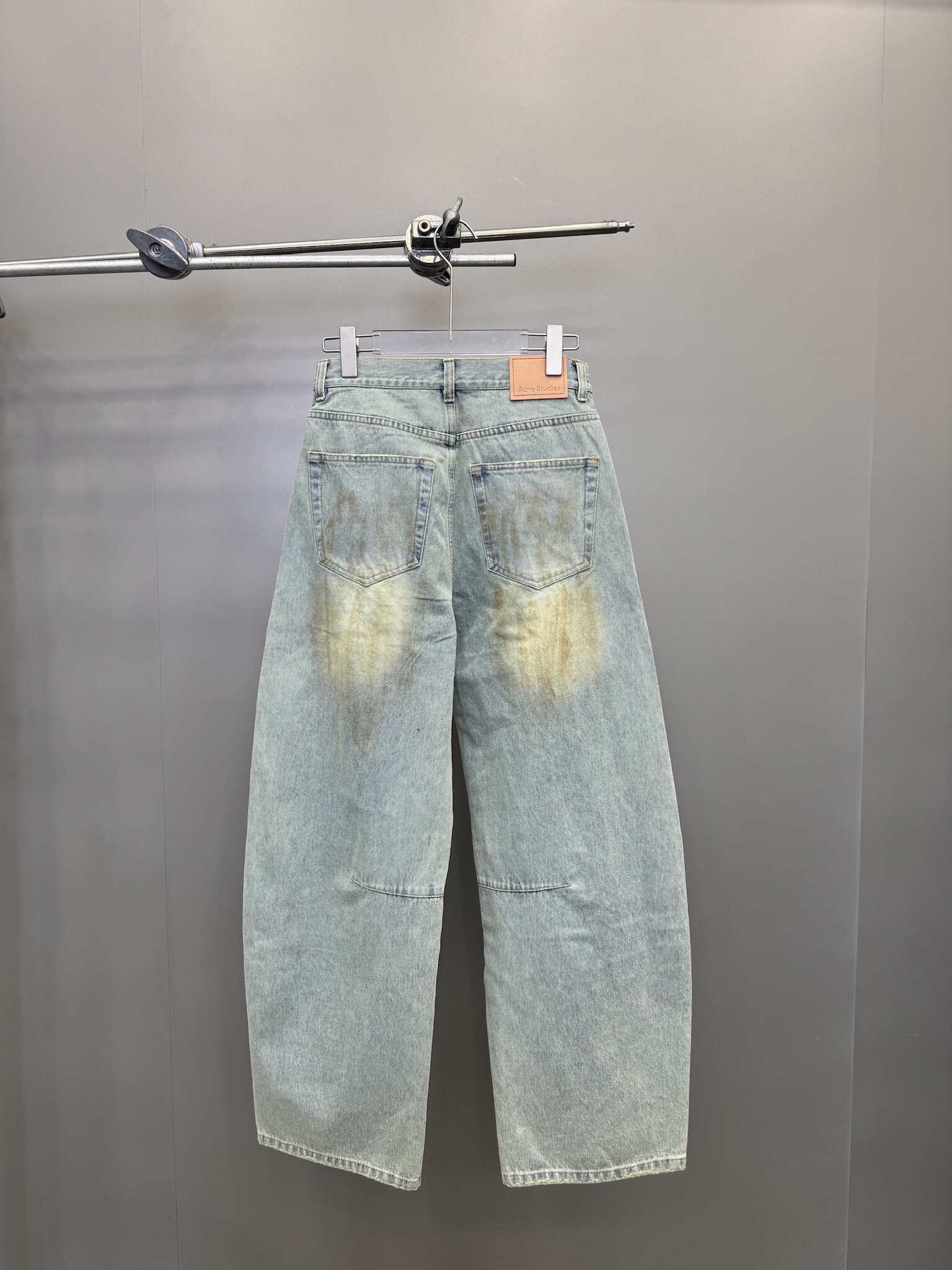  🆕ACNE｜新款结构弯刀牛仔裤，洗水泥浆工艺，百分百进口棉，立体裁剪，超级修饰腿型， 尺码SML