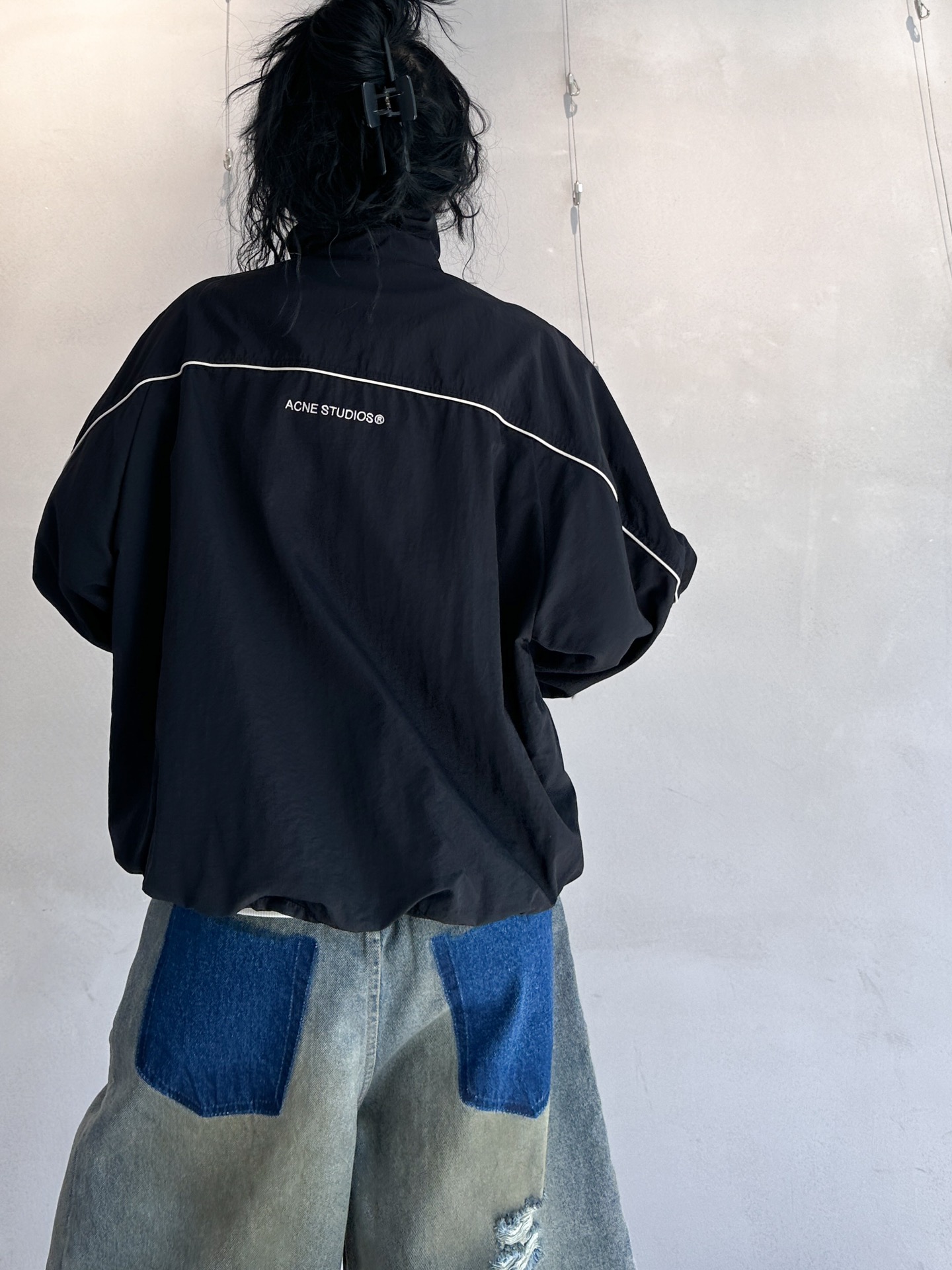  🆕ACNE｜新款立领休闲夹克，面料：100%锦纶。简约时尚，前短后长，   尺码SML