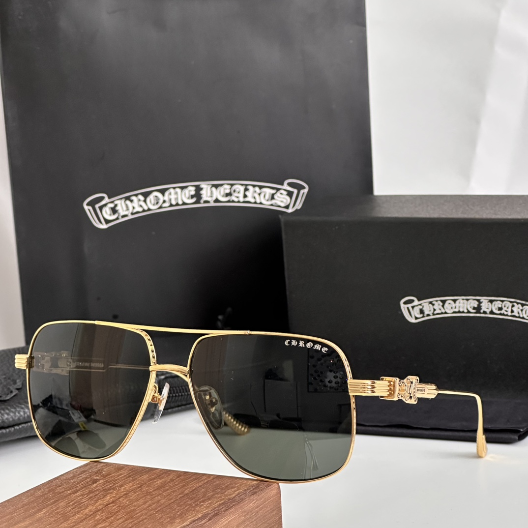   方形 新款 眼镜界的爱马仕 Chromehearts 克罗心眼镜 男女款太阳镜 金 镜架 顶级品质墨