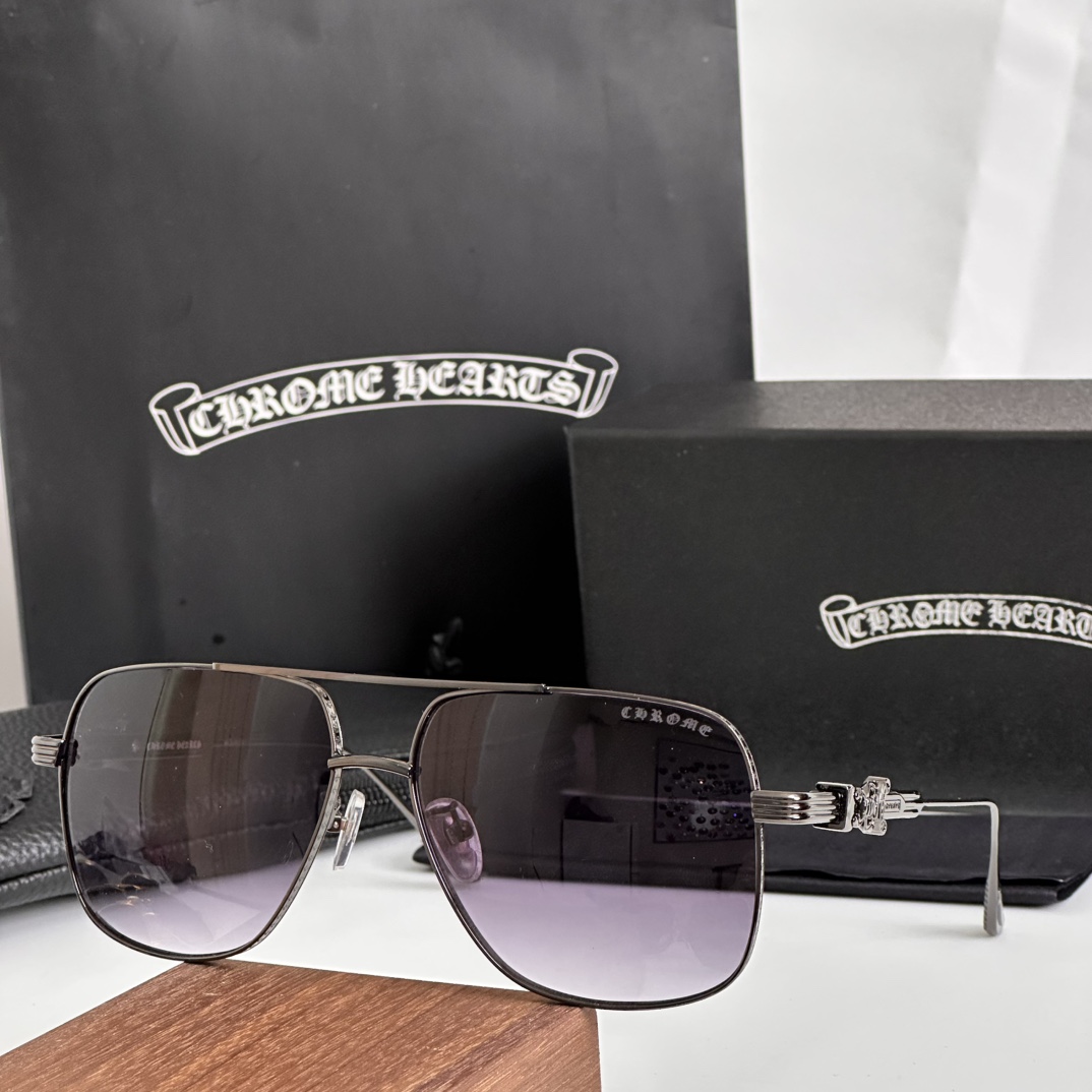   方形 新款 眼镜界的爱马仕 Chromehearts 克罗心眼镜 男女款太阳镜 金 镜架 顶级品质墨