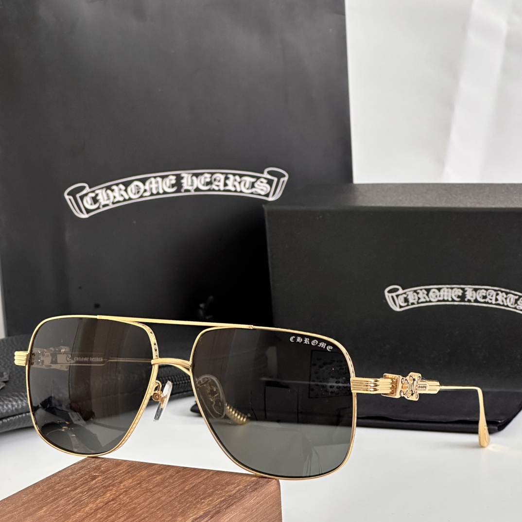   方形 新款 眼镜界的爱马仕 Chromehearts 克罗心眼镜 男女款太阳镜 金 镜架 顶级品质墨