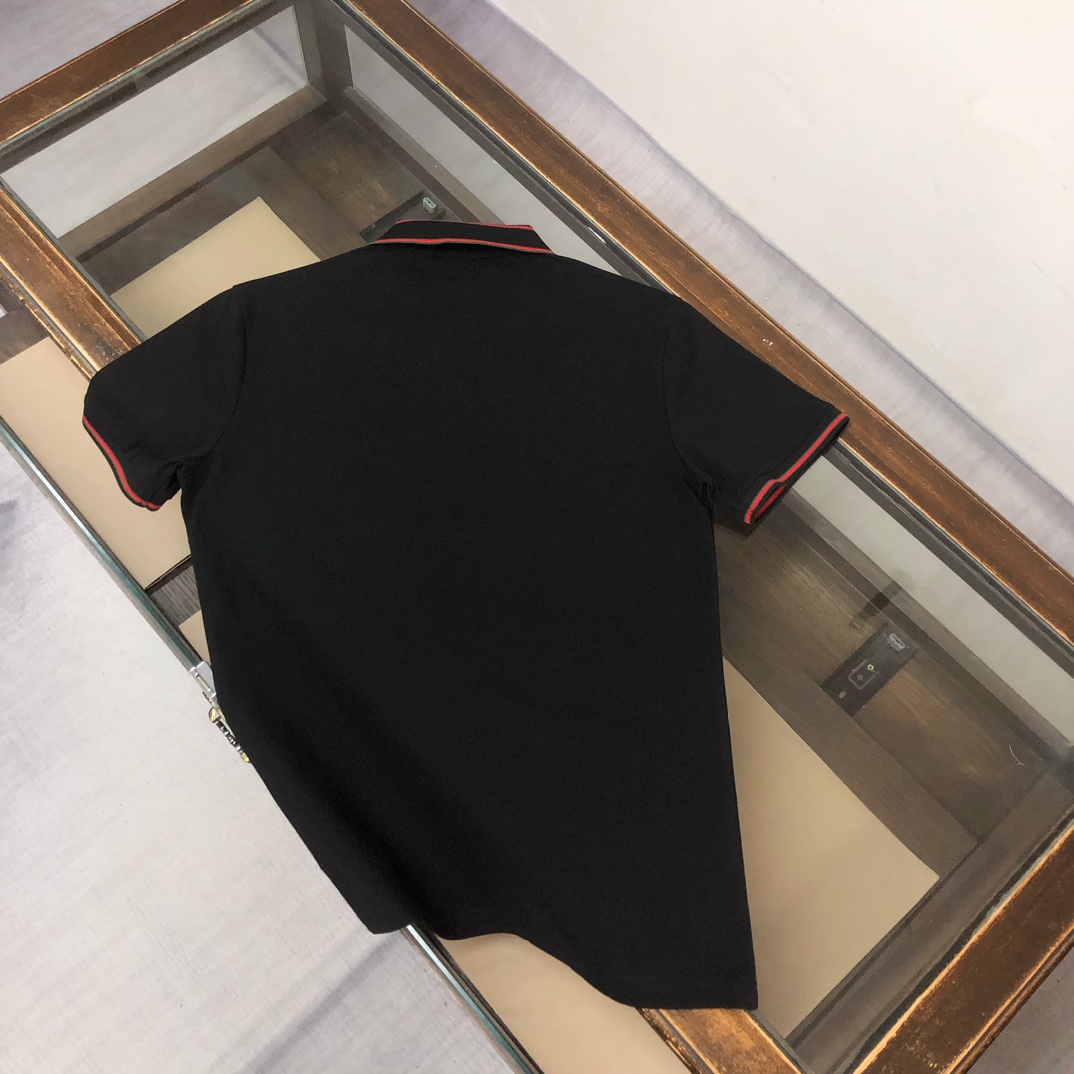 A🌟GUCCI  古驰   2025最新款男士短袖Polo衫，品牌最新设计元素！既不单调也不复杂,恰到