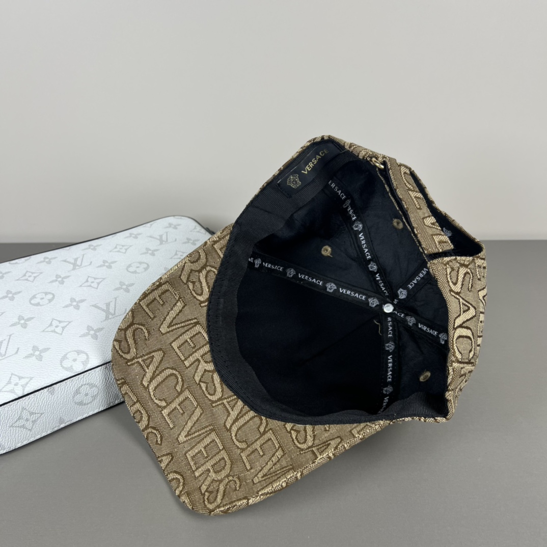Versace Classic Baseball Cap with Dust Bag: Fashionable and Generous Design, Running New Trends - 图片 5