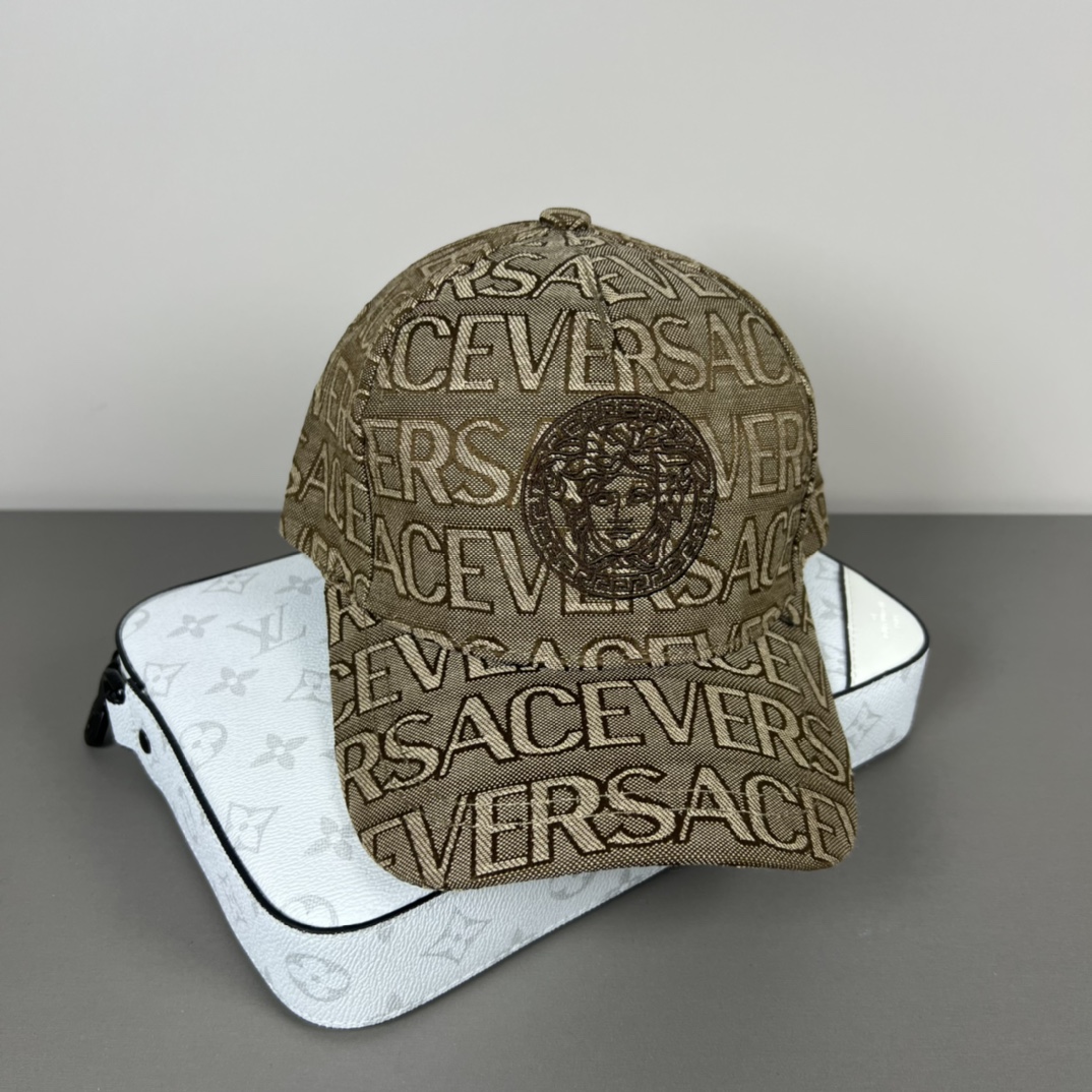 Versace Classic Baseball Cap with Dust Bag: Fashionable and Generous Design, Running New Trends - 图片 4