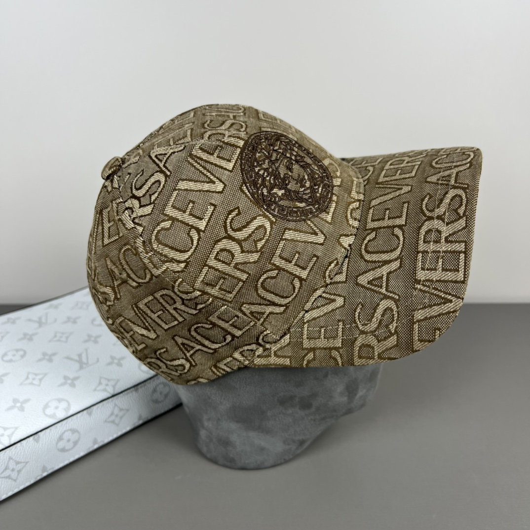 Versace Classic Baseball Cap with Dust Bag: Fashionable and Generous Design, Running New Trends - 图片 2