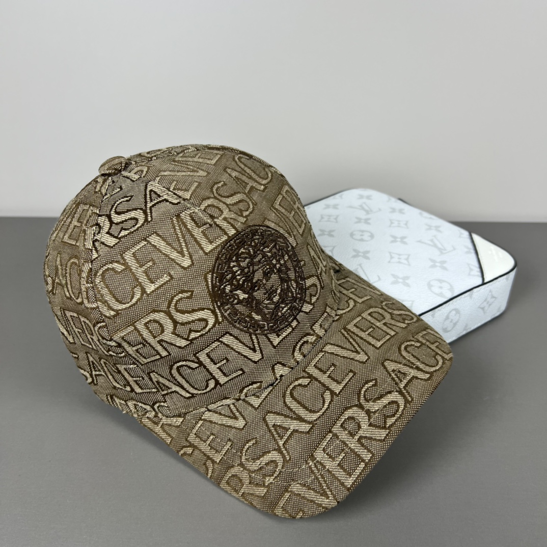Versace Classic Baseball Cap with Dust Bag: Fashionable and Generous Design, Running New Trends - 图片 7