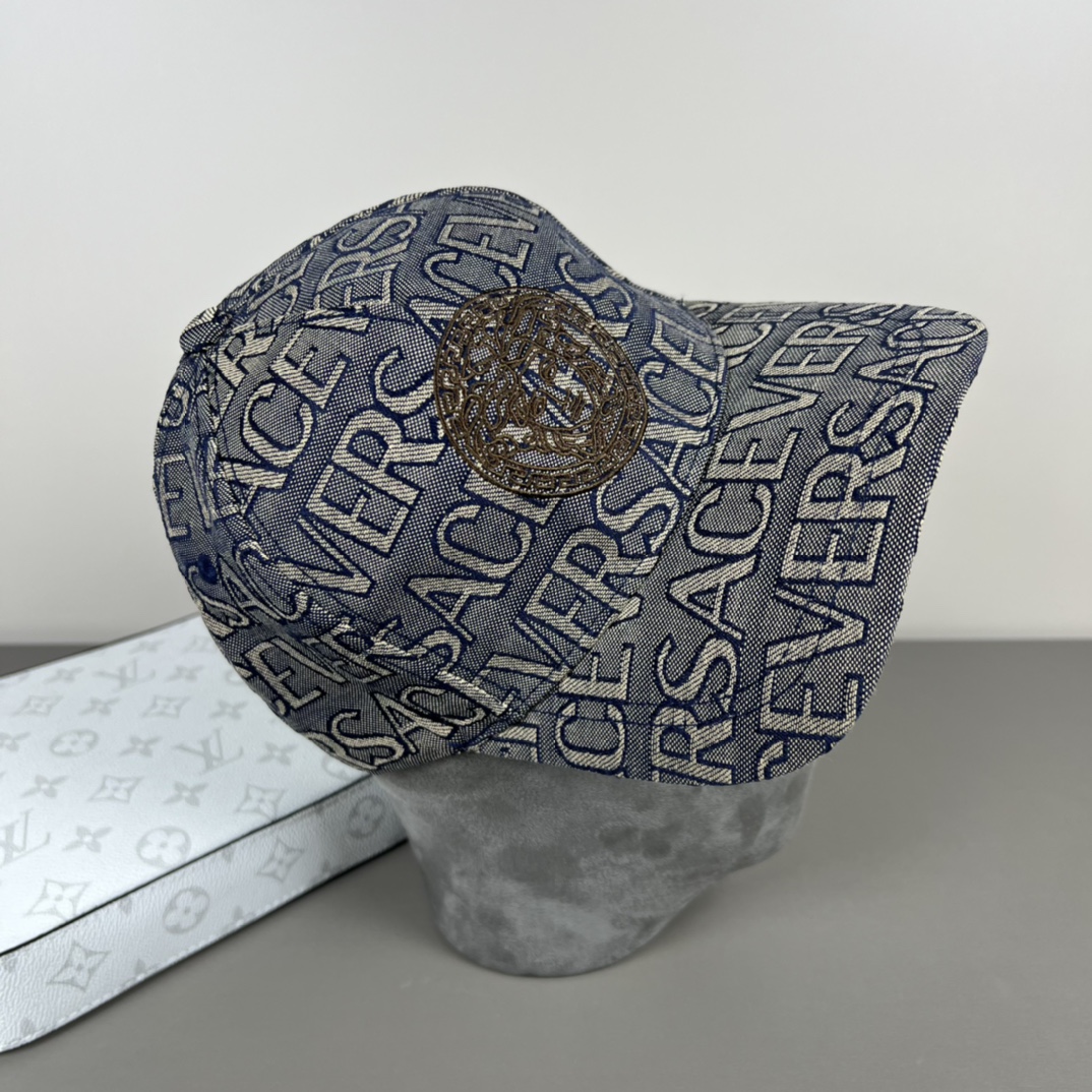Versace Classic Baseball Cap with Dust Bag: Generous Embroidery and Fashionable Design - 图片 2