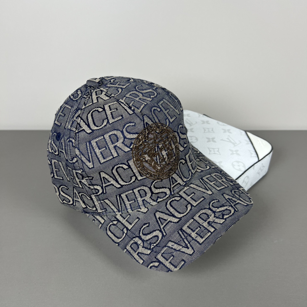 Versace Classic Baseball Cap with Dust Bag: Generous Embroidery and Fashionable Design - 图片 5