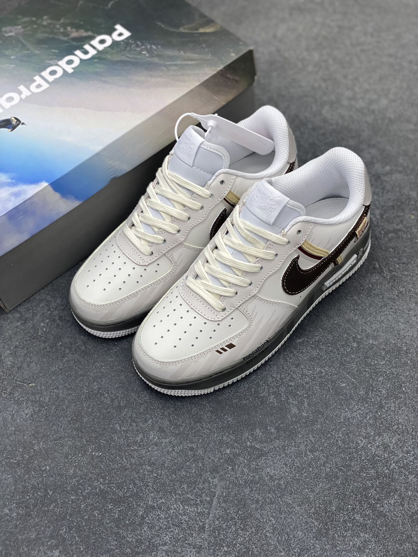 图片[8]-Nike Air Force 1 Low 飞跃天际线 原楦头原纸板 打造纯正空军版型 专注外贸渠道 全掌内置蜂窝气垫 原盒配件 原厂中底钢印、拉帮完美 货号：CW2288-111 尺码：36 36.5 37.5 38 38.5 39 40 40.5 41 42 42.5 43 44 44.5 45-选品中心