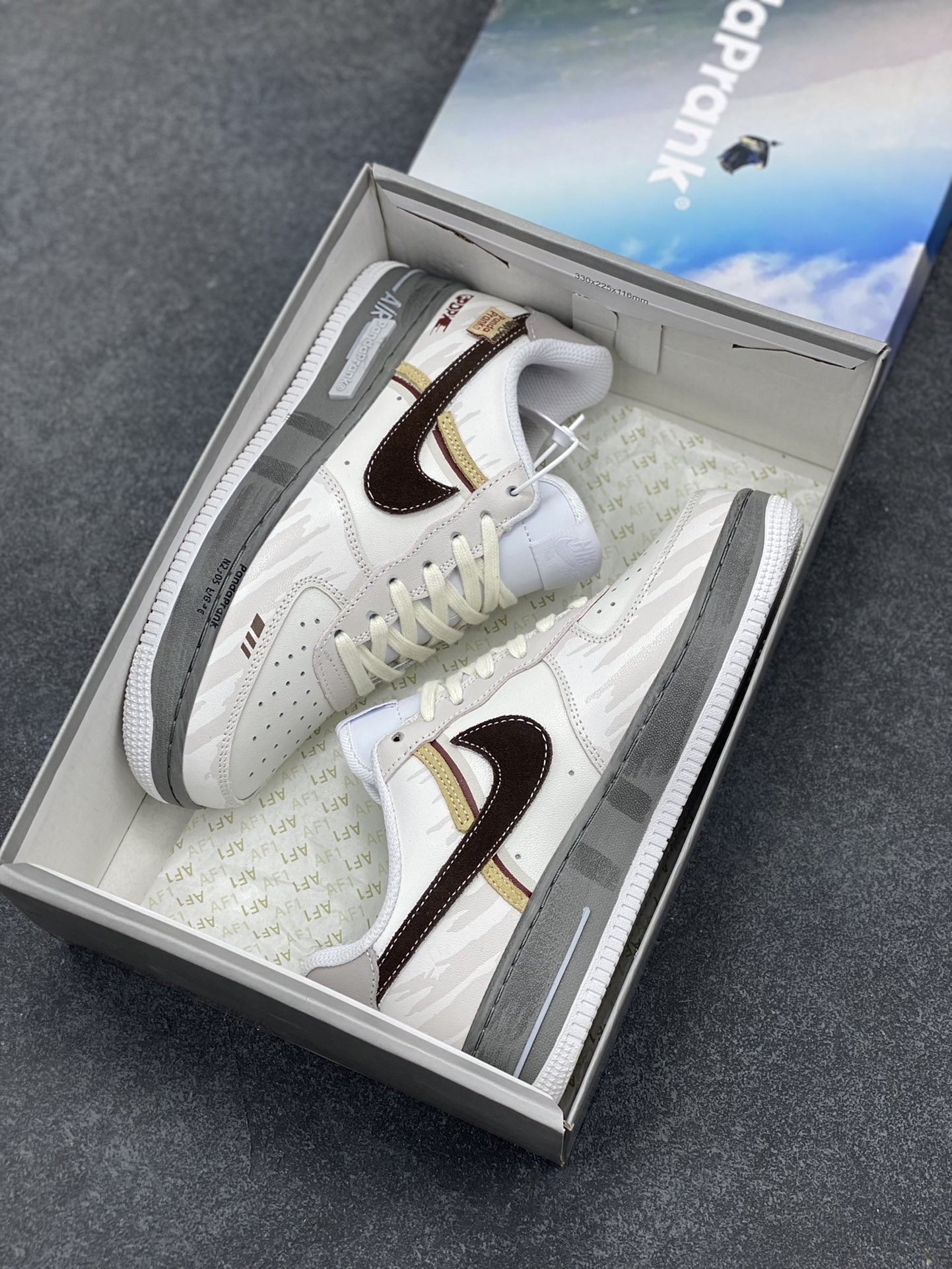 图片[9]-Nike Air Force 1 Low 飞跃天际线 原楦头原纸板 打造纯正空军版型 专注外贸渠道 全掌内置蜂窝气垫 原盒配件 原厂中底钢印、拉帮完美 货号：CW2288-111 尺码：36 36.5 37.5 38 38.5 39 40 40.5 41 42 42.5 43 44 44.5 45-选品中心