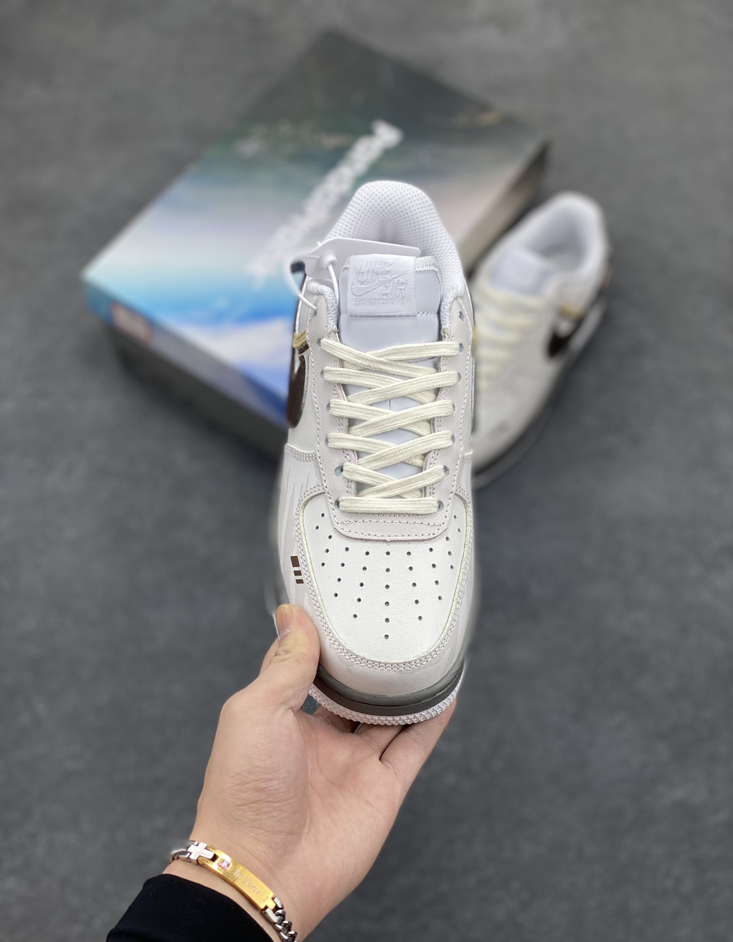 图片[2]-Nike Air Force 1 Low 飞跃天际线 原楦头原纸板 打造纯正空军版型 专注外贸渠道 全掌内置蜂窝气垫 原盒配件 原厂中底钢印、拉帮完美 货号：CW2288-111 尺码：36 36.5 37.5 38 38.5 39 40 40.5 41 42 42.5 43 44 44.5 45-选品中心