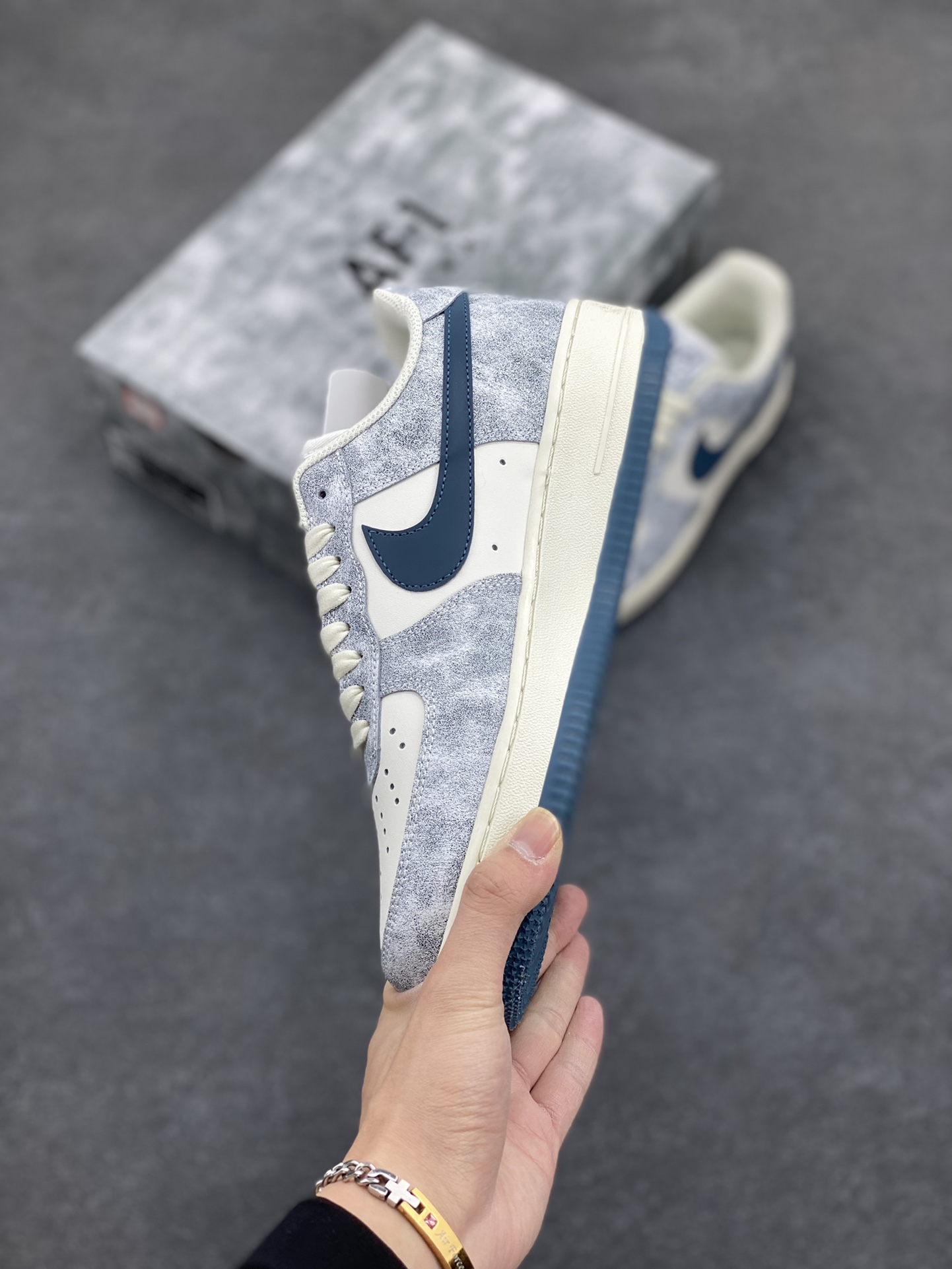 图片[3]-Nike Air Force 1 Low ’07 岩青 配色 空军一号低帮休闲板鞋 原厂定制皮料 定制鞋盒 原楦原纸板 纯正版型 正品NFC感应芯片 高清洁度 内置全掌气垫 货号：BX5815-535 尺码：36 36.5 37.5 38 38.5 39 40 40.5 41 42 42.5 43 44 44.5 45-选品中心