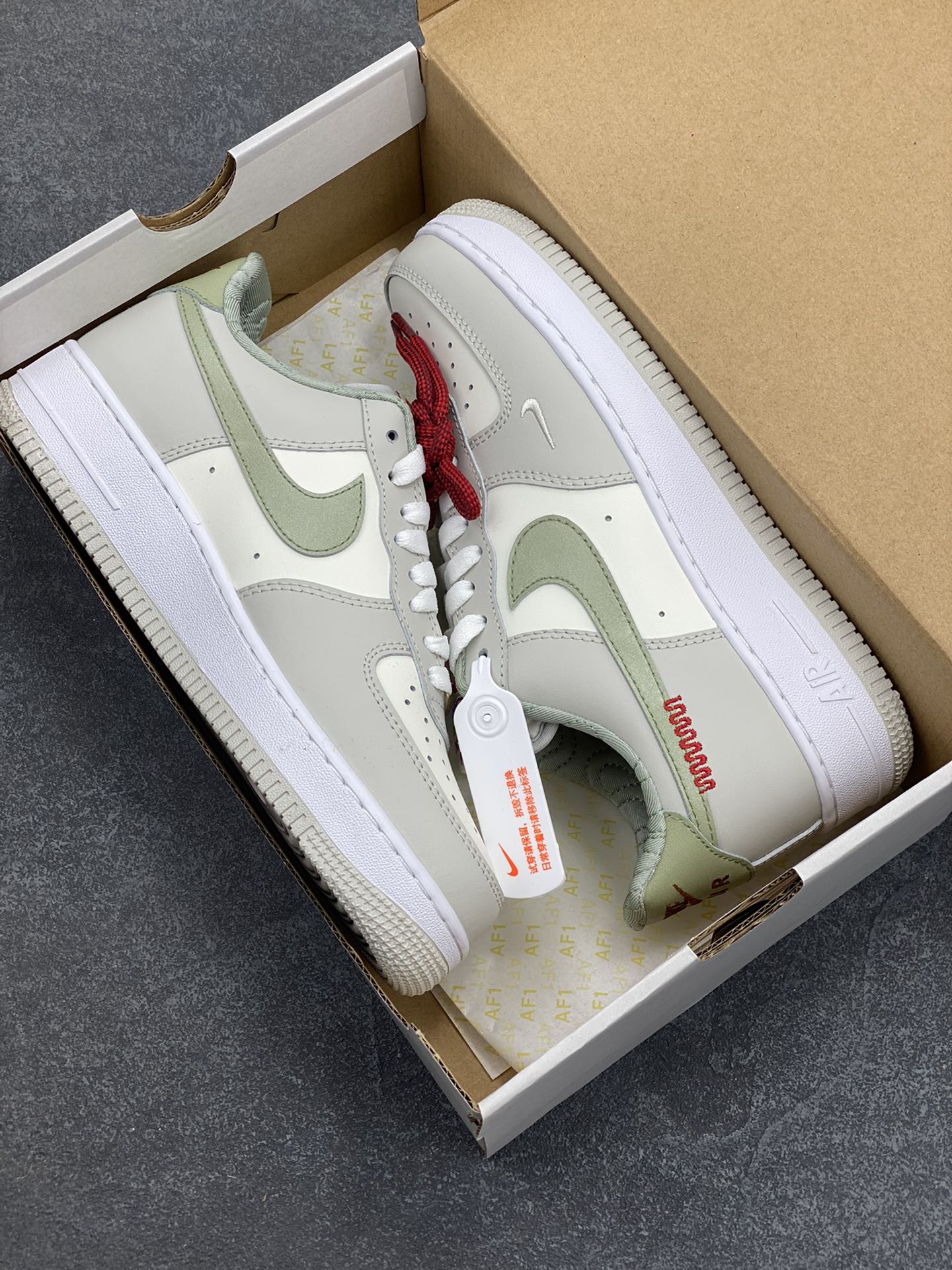 图片[9]-Air Force 1 Low 蛇年牛油果绿 原楦头原纸板 打造纯正空军版型 #专注外贸渠道 全掌内置蜂窝气垫 #原盒配件 原厂中底钢印、拉帮完美 货号：HV6000-131 尺码：35.5 36 36.5 37.5 38 38.5 39 40 40.5 41 42 42.5 43 44 44.5 45-选品中心