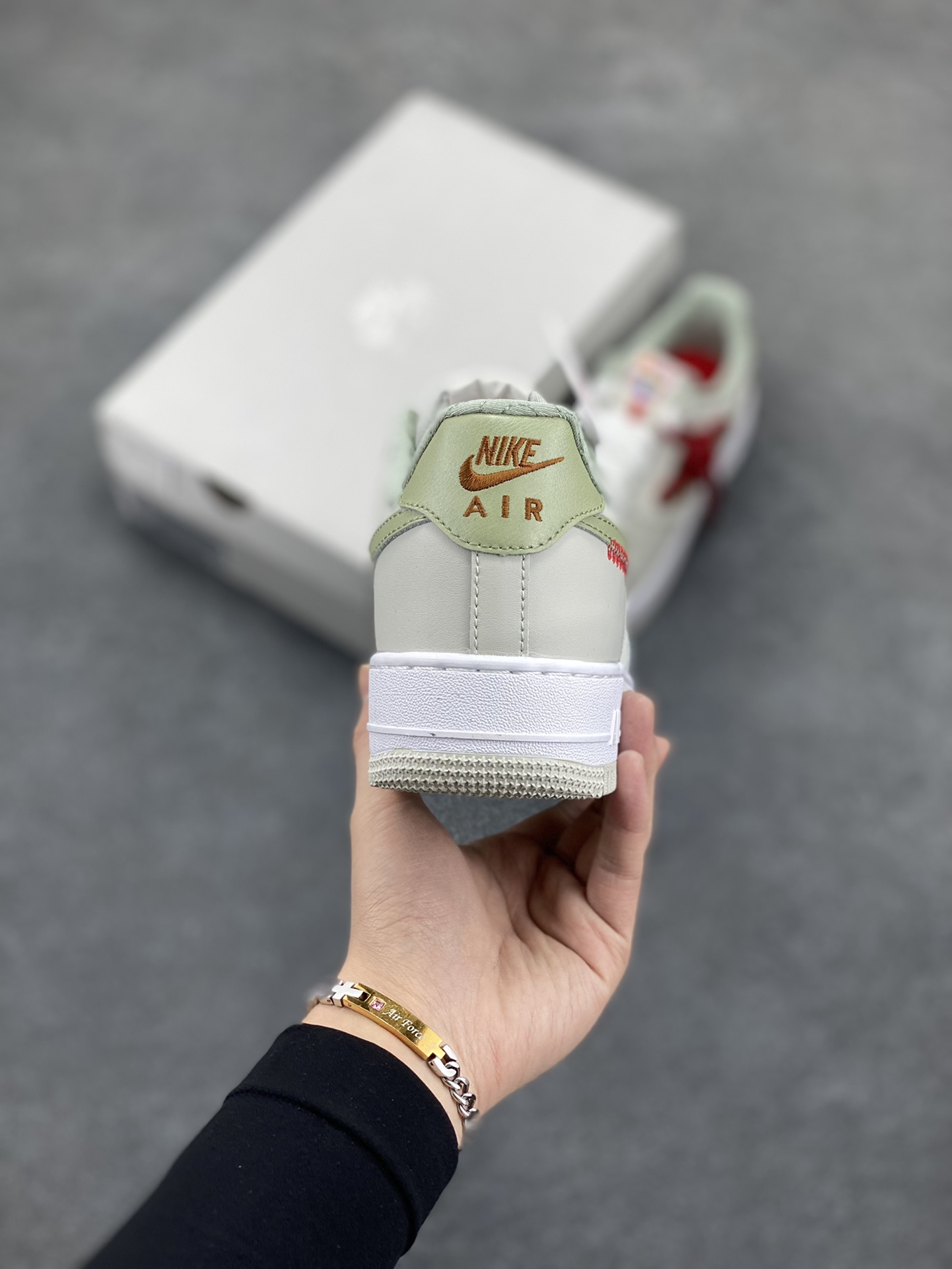 图片[4]-Air Force 1 Low 蛇年牛油果绿 原楦头原纸板 打造纯正空军版型 #专注外贸渠道 全掌内置蜂窝气垫 #原盒配件 原厂中底钢印、拉帮完美 货号：HV6000-131 尺码：35.5 36 36.5 37.5 38 38.5 39 40 40.5 41 42 42.5 43 44 44.5 45-选品中心