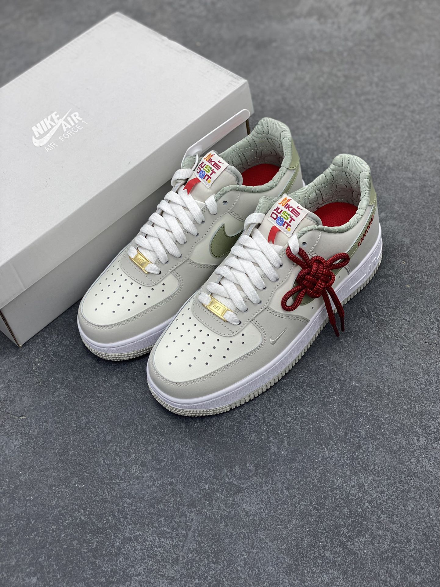 图片[8]-Air Force 1 Low 蛇年牛油果绿 原楦头原纸板 打造纯正空军版型 #专注外贸渠道 全掌内置蜂窝气垫 #原盒配件 原厂中底钢印、拉帮完美 货号：HV6000-131 尺码：35.5 36 36.5 37.5 38 38.5 39 40 40.5 41 42 42.5 43 44 44.5 45-选品中心