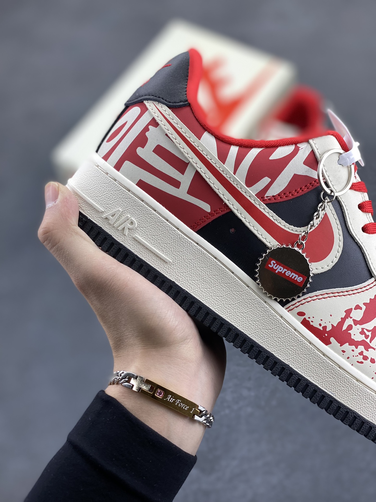 图片[6]-NIke Air Force 1 \’07 Low “第一现场”空军一号 低帮 运动鞋 休闲鞋 折边针车 工艺难度大 原楦头原纸板 原装鞋盒 定制五金配件 内置全掌气垫 原厂鞋底 货号：DF0188-020 尺码：36 36.5 37.5 38 38.5 39 40 40.5 41 42 42.5 43 44 44.5 45-选品中心