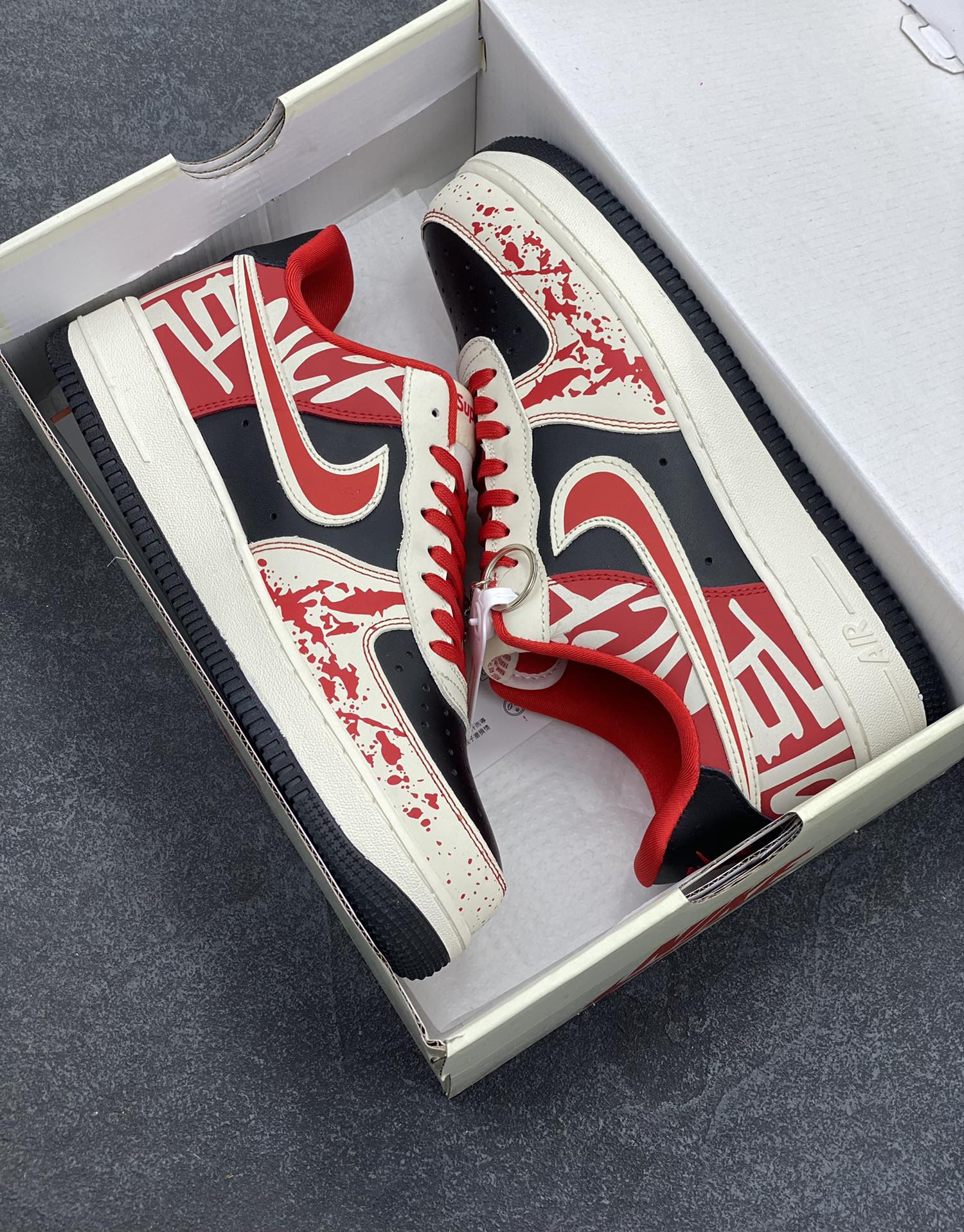 图片[9]-NIke Air Force 1 \’07 Low “第一现场”空军一号 低帮 运动鞋 休闲鞋 折边针车 工艺难度大 原楦头原纸板 原装鞋盒 定制五金配件 内置全掌气垫 原厂鞋底 货号：DF0188-020 尺码：36 36.5 37.5 38 38.5 39 40 40.5 41 42 42.5 43 44 44.5 45-选品中心