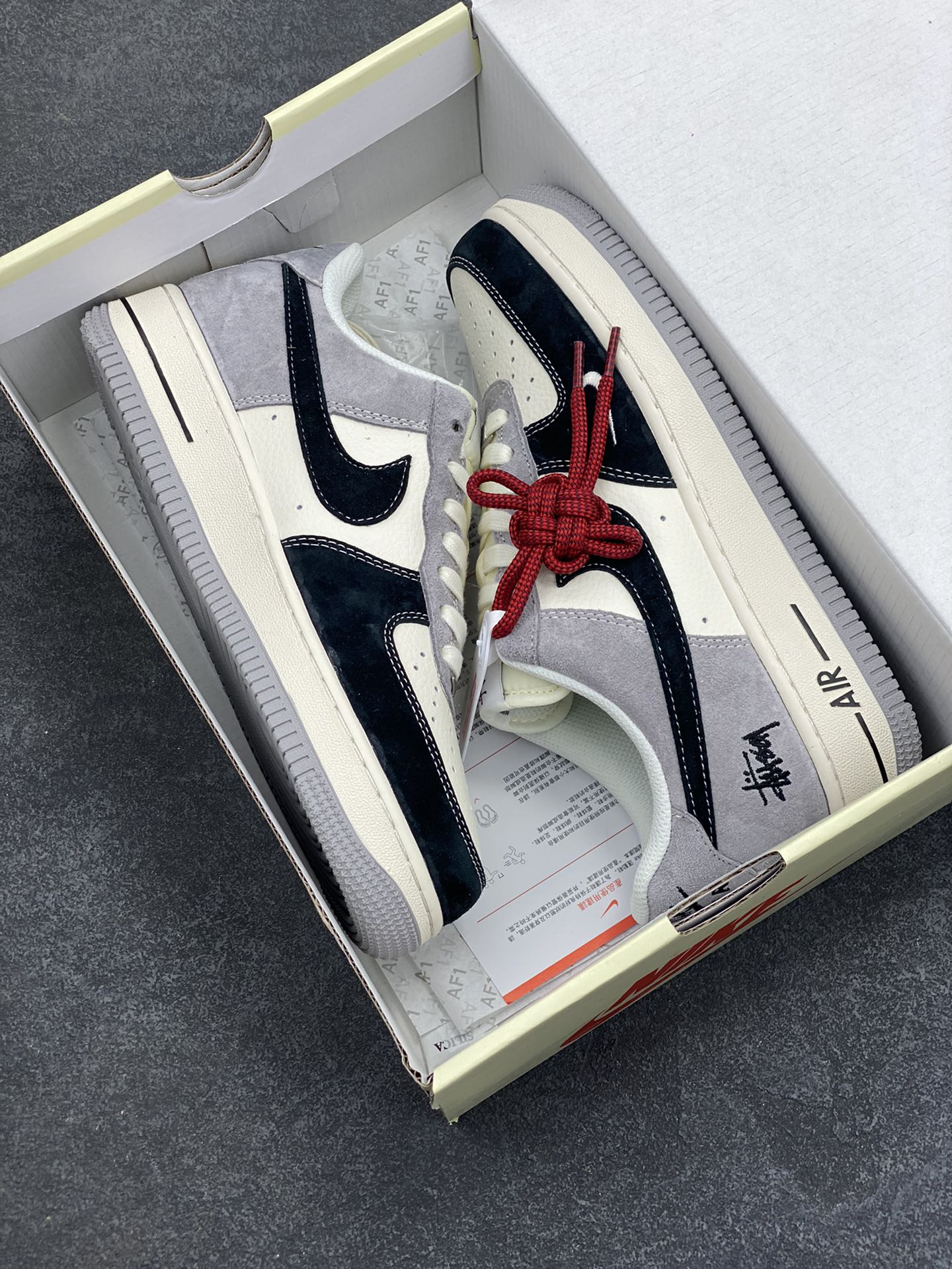 图片[9]-NIke Air Force 1 \’07 Low “斯图西联名——黑灰猪八拼接”空军一号 低帮 运动鞋 休闲鞋 折边针车 工艺难度大 原楦头原纸板 原装鞋盒 定制五金配件 内置全掌气垫 原厂鞋底 货号：XZ6188-363 尺码：36 36.5 37.5 38 38.5 39 40 40.5 41 42 42.5 43 44 44.5 45-选品中心