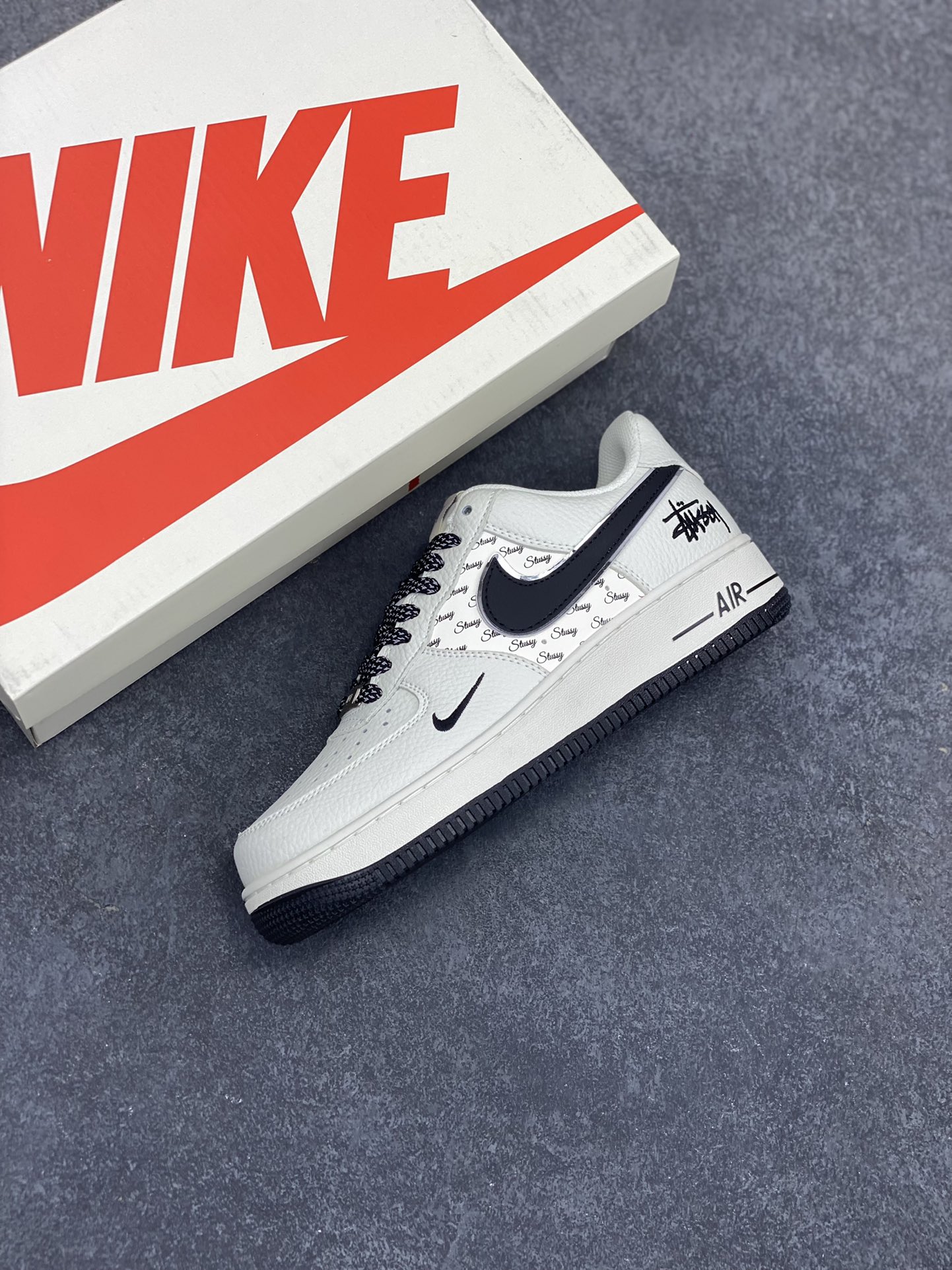 图片[7]-Nike Air Force 1 Low 空军一号低帮百搭休闲运动板鞋。柔软、弹性十足的缓震性能和出色的中底设计，横跨复古与现代的外型结合，造就出风靡全球三十多年的Force 1，直到今天还深受青睐。 货号：XZ3328-506 尺码：36 37.5 38 39 40 40.5 41 42 42.5 43 44 45-选品中心