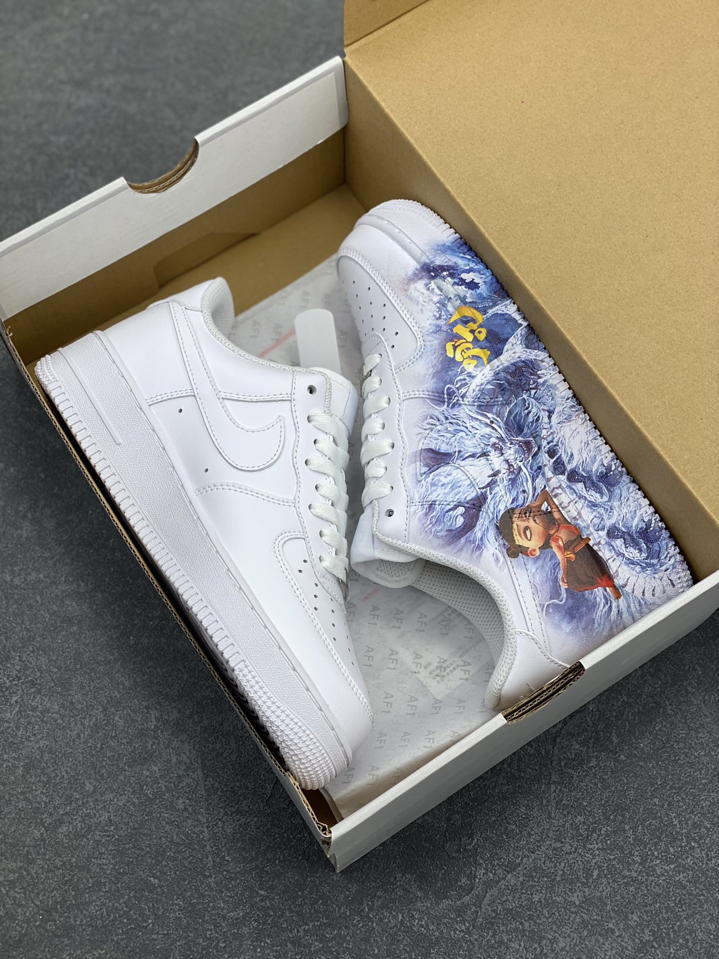 图片[9]-Air Force 1 Low 哪吒手绘涂鸦 原楦头原纸板 打造纯正空军版型 #专注外贸渠道 全掌内置蜂窝气垫 #原盒配件 原厂中底钢印、拉帮完美 货号：CW2288-111 尺码：36 36.5 37.5 38 38.5 39 40 40.5 41 42 42.5 43 44 44.5 45-选品中心