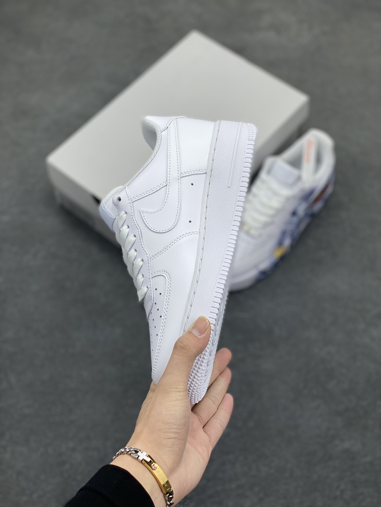 图片[3]-Air Force 1 Low 哪吒手绘涂鸦 原楦头原纸板 打造纯正空军版型 #专注外贸渠道 全掌内置蜂窝气垫 #原盒配件 原厂中底钢印、拉帮完美 货号：CW2288-111 尺码：36 36.5 37.5 38 38.5 39 40 40.5 41 42 42.5 43 44 44.5 45-选品中心