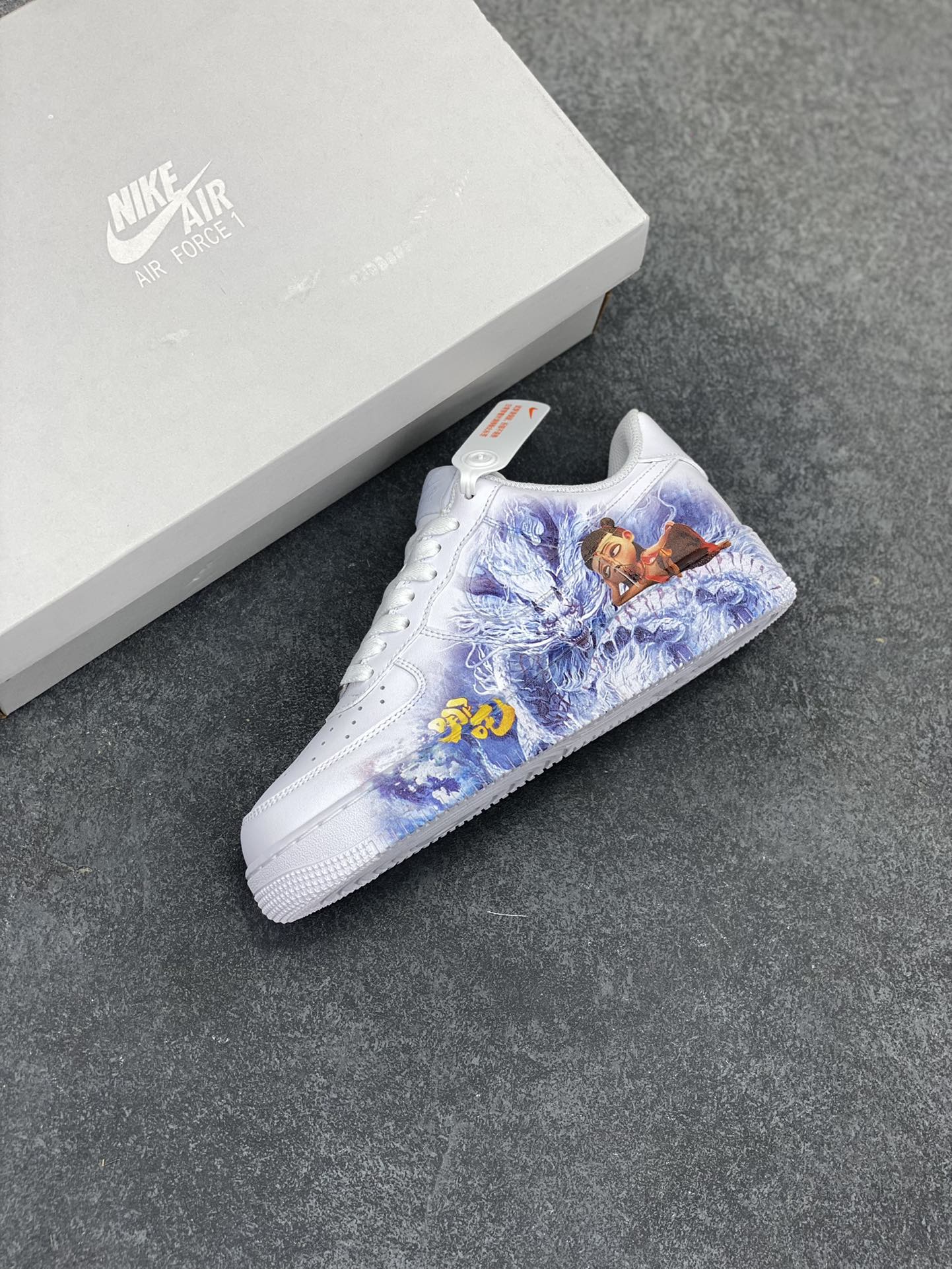 图片[7]-Air Force 1 Low 哪吒手绘涂鸦 原楦头原纸板 打造纯正空军版型 #专注外贸渠道 全掌内置蜂窝气垫 #原盒配件 原厂中底钢印、拉帮完美 货号：CW2288-111 尺码：36 36.5 37.5 38 38.5 39 40 40.5 41 42 42.5 43 44 44.5 45-选品中心