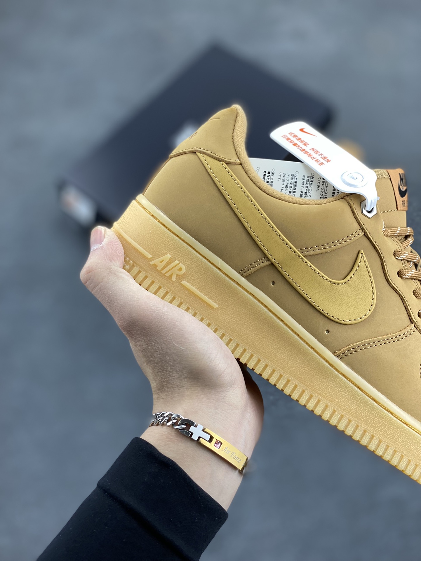 图片[6]-福利特价 Air Force 1 Low 07 LV8”Wheat / Flax“小麦空军一号低帮 小麦色牛巴革打造鞋面 生胶鞋底与鞋面风格协调一致 搭配同色系尼龙鞋带 侧身皮质Swoosh Logo进一步体现两双鞋的独特魅力 货号：CJ9179-200 尺码：36 36.5 37.5 38 38.5 39 40 40.5 41 42 42.5 43 44 44.5 45-选品中心