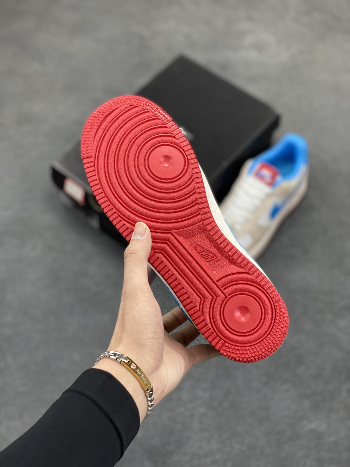 图片[5]-Nike Air Force 1 Low 空军一号低帮百搭休闲运动板鞋。柔软、弹性十足的缓震性能和出色的中底设计，横跨复古与现代的外型结合，造就出风靡全球三十多年的Force 1，直到今天还深受青睐。 货号：HQ3618-113 尺码：36 36.5 37.5 38 38.5 39 40 40.5 41 42 42.5 43 44 44.5 45-选品中心