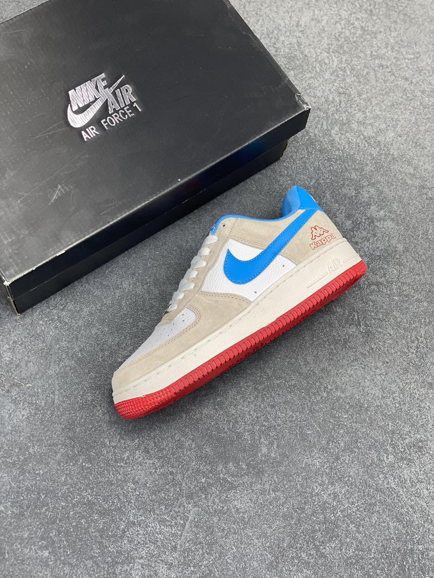 图片[7]-Nike Air Force 1 Low 空军一号低帮百搭休闲运动板鞋。柔软、弹性十足的缓震性能和出色的中底设计，横跨复古与现代的外型结合，造就出风靡全球三十多年的Force 1，直到今天还深受青睐。 货号：HQ3618-113 尺码：36 36.5 37.5 38 38.5 39 40 40.5 41 42 42.5 43 44 44.5 45-选品中心