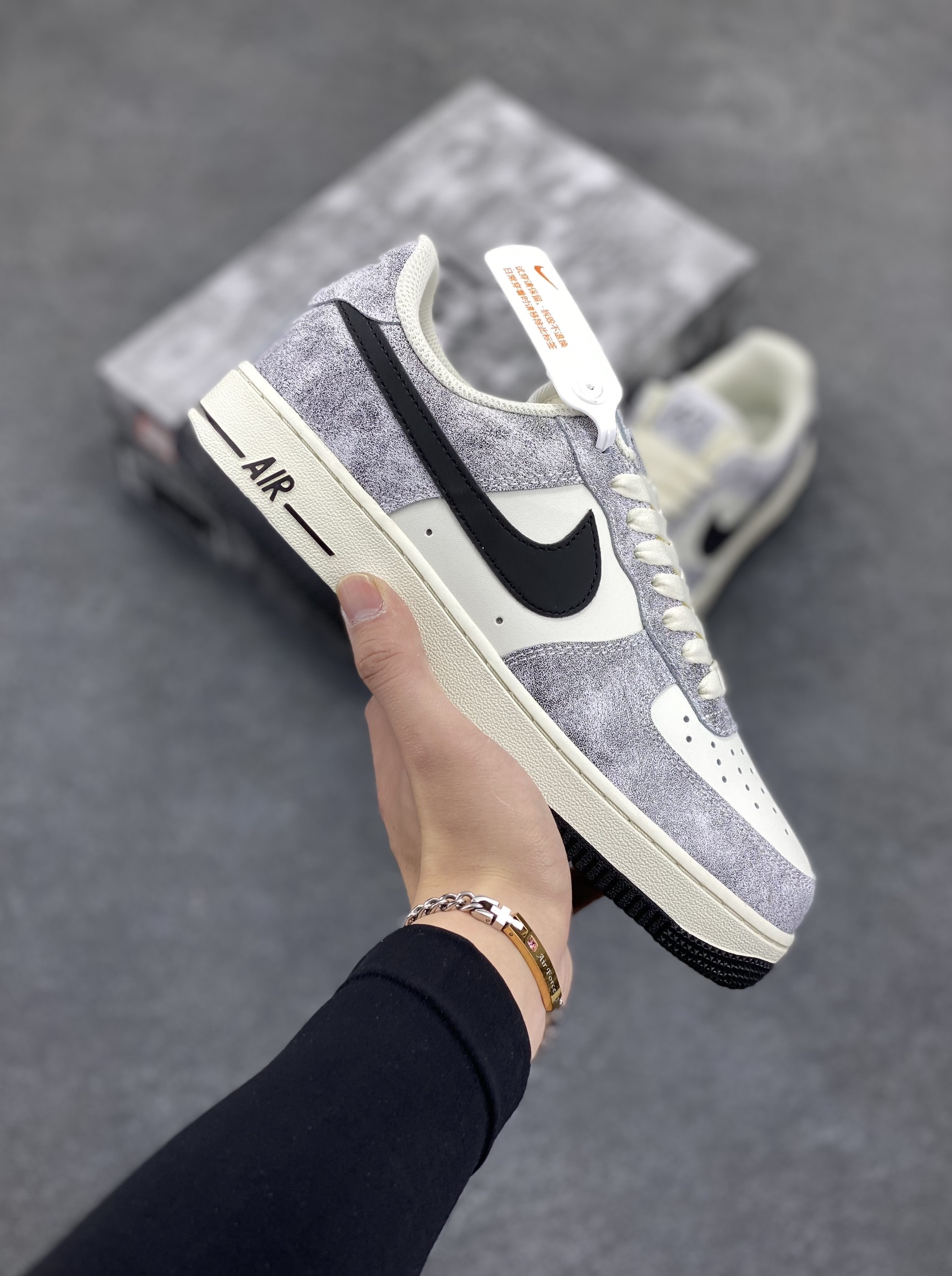 Nike Air Force 1 Low ’07 岩石黑色 空军一号低帮休闲板鞋 原厂定制皮料 定制鞋盒 3M反光 原楦原纸板 纯正版型 正品NFC感应芯片 高清洁度 内置全掌气垫 货号:YY6938-365 尺码:36 36.5 37.5 38 38.5 39 40 40.5 41 42 42.5 43 44 44.5 45-选品中心