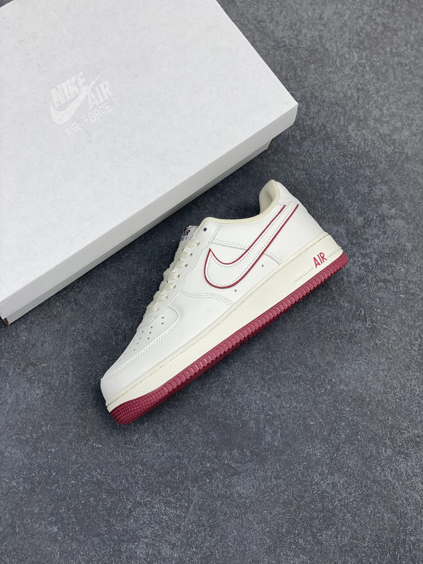 图片[7]-Nike Air Force 1 Low \’07 白酒红低帮空军一号休闲板鞋 定制皮料 原楦原纸板 纯正版型 原装鞋盒 清洁度完美 内置全掌气垫 货号：DZ2799-103 尺码：36 36.5 37.5 38 38.5 39 40 40.5 41 42 42.5 43 44 44.5 45-选品中心