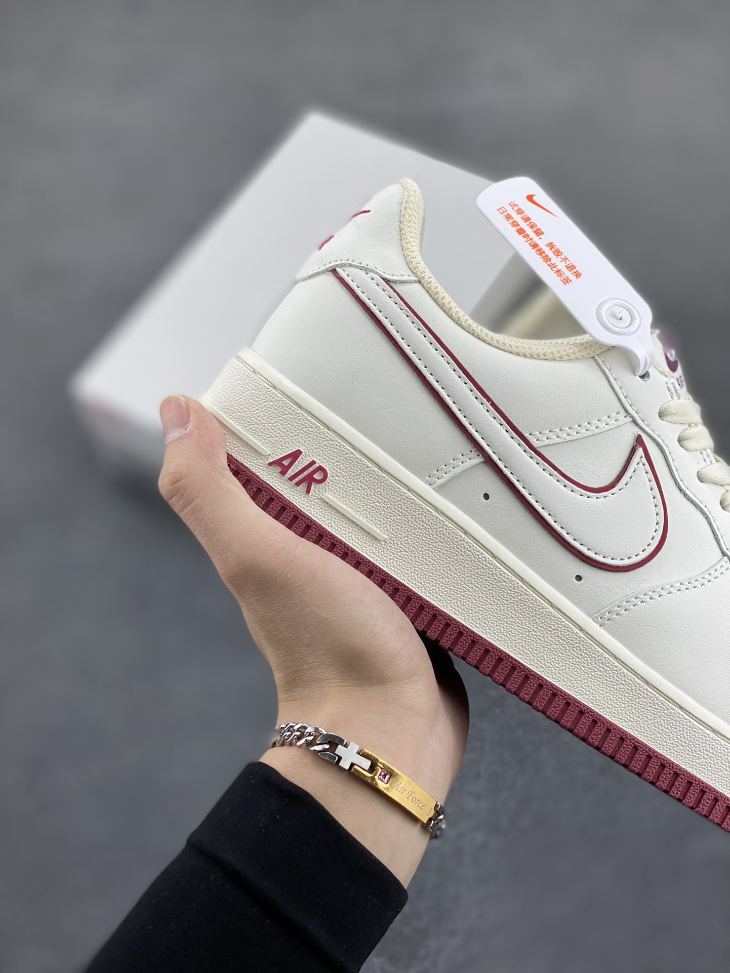 图片[6]-Nike Air Force 1 Low \’07 白酒红低帮空军一号休闲板鞋 定制皮料 原楦原纸板 纯正版型 原装鞋盒 清洁度完美 内置全掌气垫 货号：DZ2799-103 尺码：36 36.5 37.5 38 38.5 39 40 40.5 41 42 42.5 43 44 44.5 45-选品中心