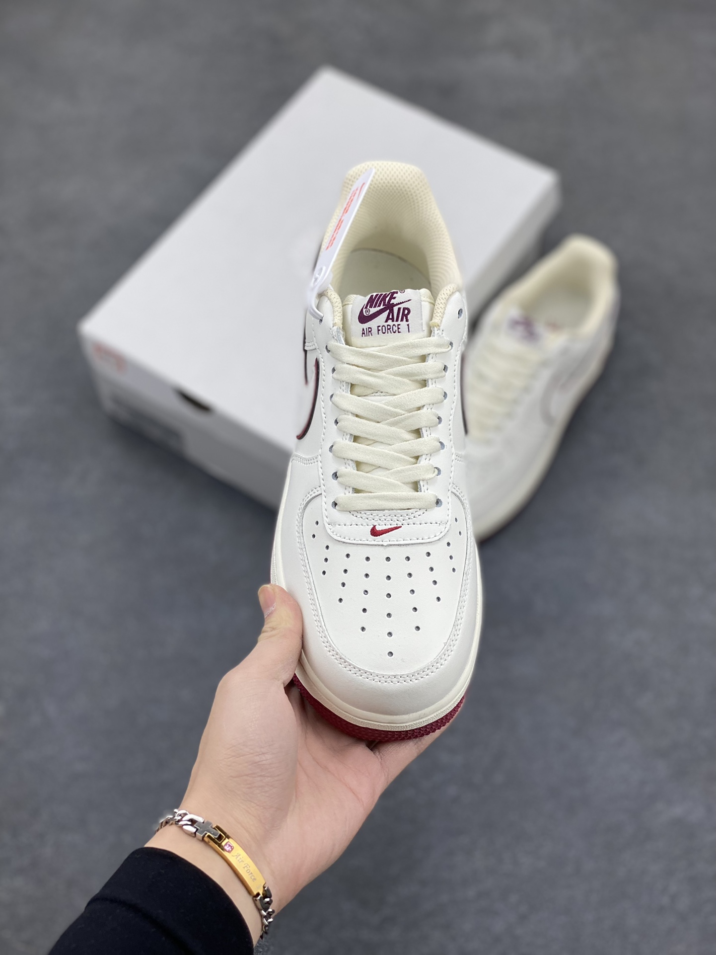 图片[2]-Nike Air Force 1 Low \’07 白酒红低帮空军一号休闲板鞋 定制皮料 原楦原纸板 纯正版型 原装鞋盒 清洁度完美 内置全掌气垫 货号：DZ2799-103 尺码：36 36.5 37.5 38 38.5 39 40 40.5 41 42 42.5 43 44 44.5 45-选品中心