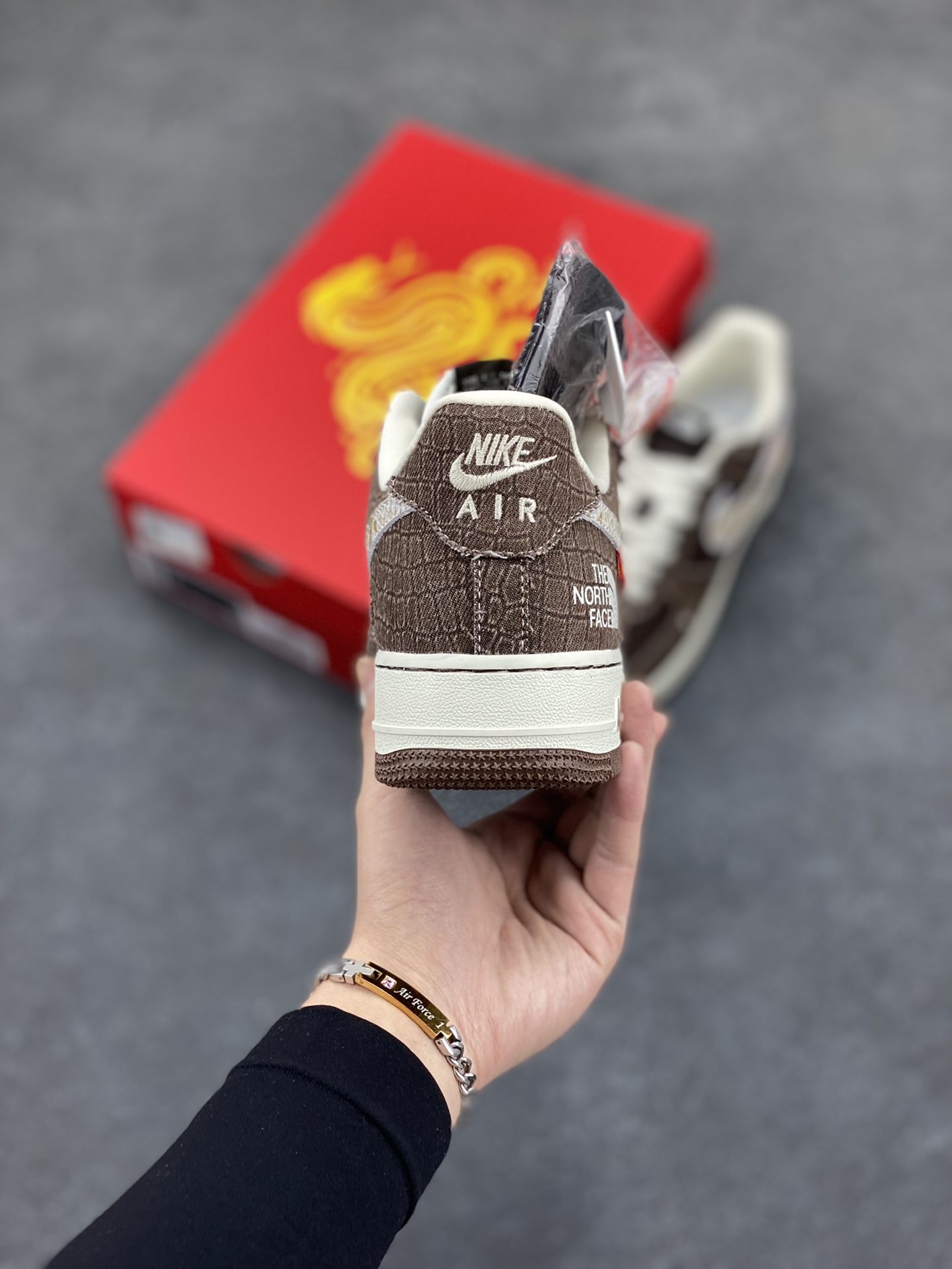 图片[4]-Nk Air Force 1‘07 Low 北面联名 空军一号低帮休闲板鞋  #原楦头原纸板 原装鞋盒 定制五金配件 内置全掌气垫 原厂鞋底 货号：CH6336-524  尺码：36 36.5 37.5 38 38.5 39 40 40.5 41 42 42.5 43 44 44.5 45-选品中心