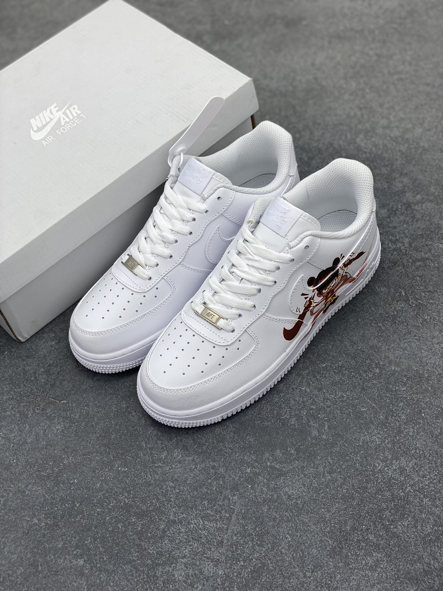 图片[8]-Nike Air Force 1 Low 空军一号低帮百搭休闲运动板鞋。柔软、弹性十足的缓震性能和出色的中底设计，横跨复古与现代的外型结合，造就出风靡全球三十多年的Force 1，直到今天还深受青睐。 货号：CW2288-111 尺码：36 37.5 38 39 40 41 42 43 44 45-选品中心