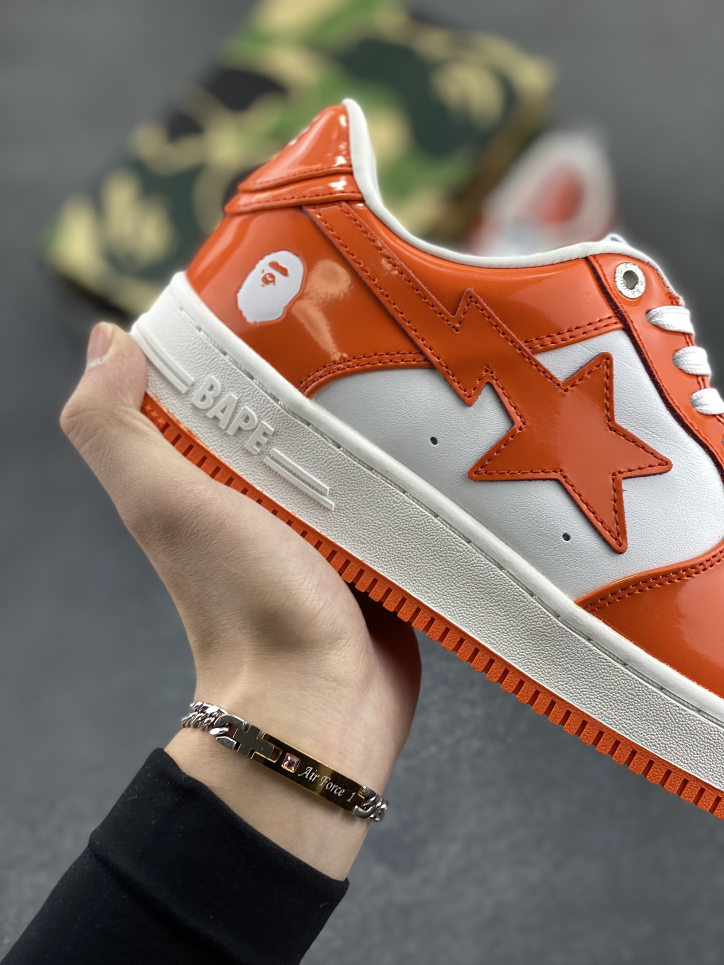 图片[6]-福利特价 独家私模 原鞋开发 正确色卡 欢迎对比 潮流教父nigo品牌 明星同款 Bape Sta 莫兰迪配色 经典百搭休闲运动板鞋 经典猿人头设计 纯正版型 海玻璃鞋垫 内置全掌气垫 全套顶级包装 包含猿人logo定制防尘袋 猿人logo卡片 抗压收纳抽屉式鞋盒 官方同步正码 货号：1H70191001 尺码：36 36.5 37.5 38 38.5 39 40 40.5 41 42 42.5 43 44 44.5 45-选品中心